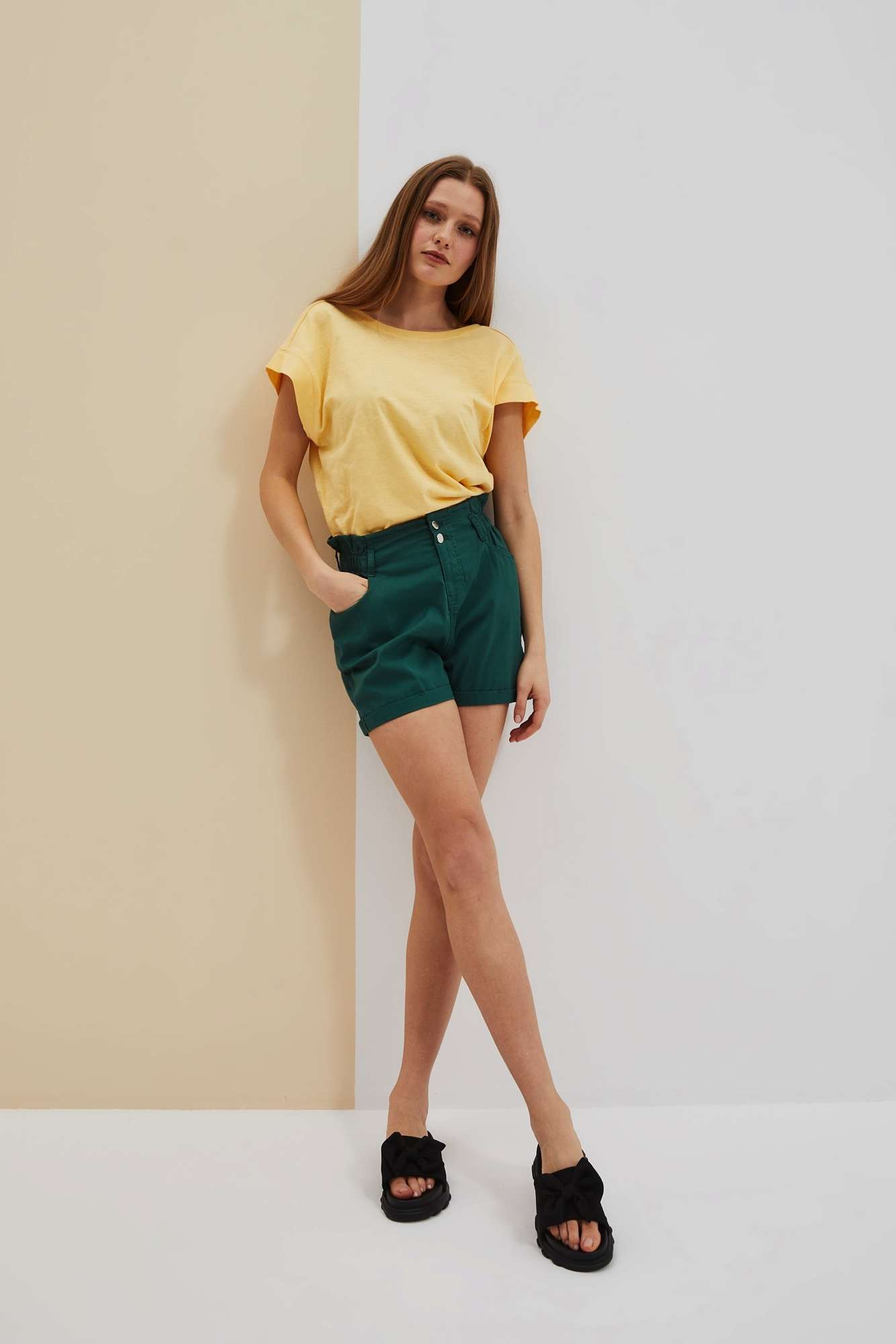 WOMEN&#039;S SHORTS L-SH-4010 PALM LEAF