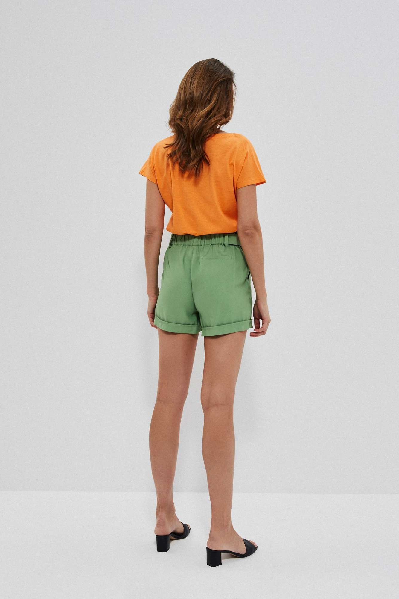 Simple shorts with tie