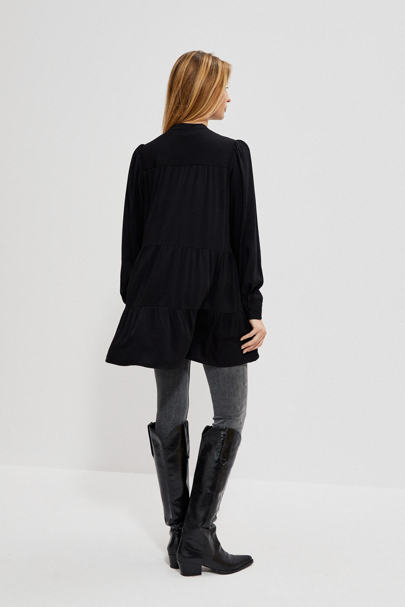 Camasa dama, Moodo Black