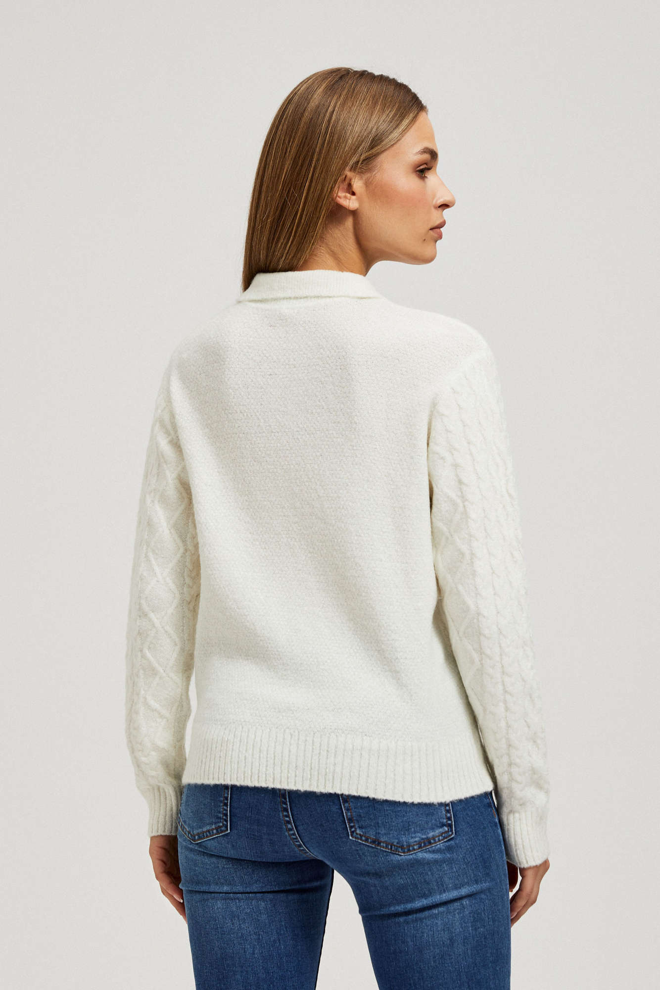 V-neck sweater with collar