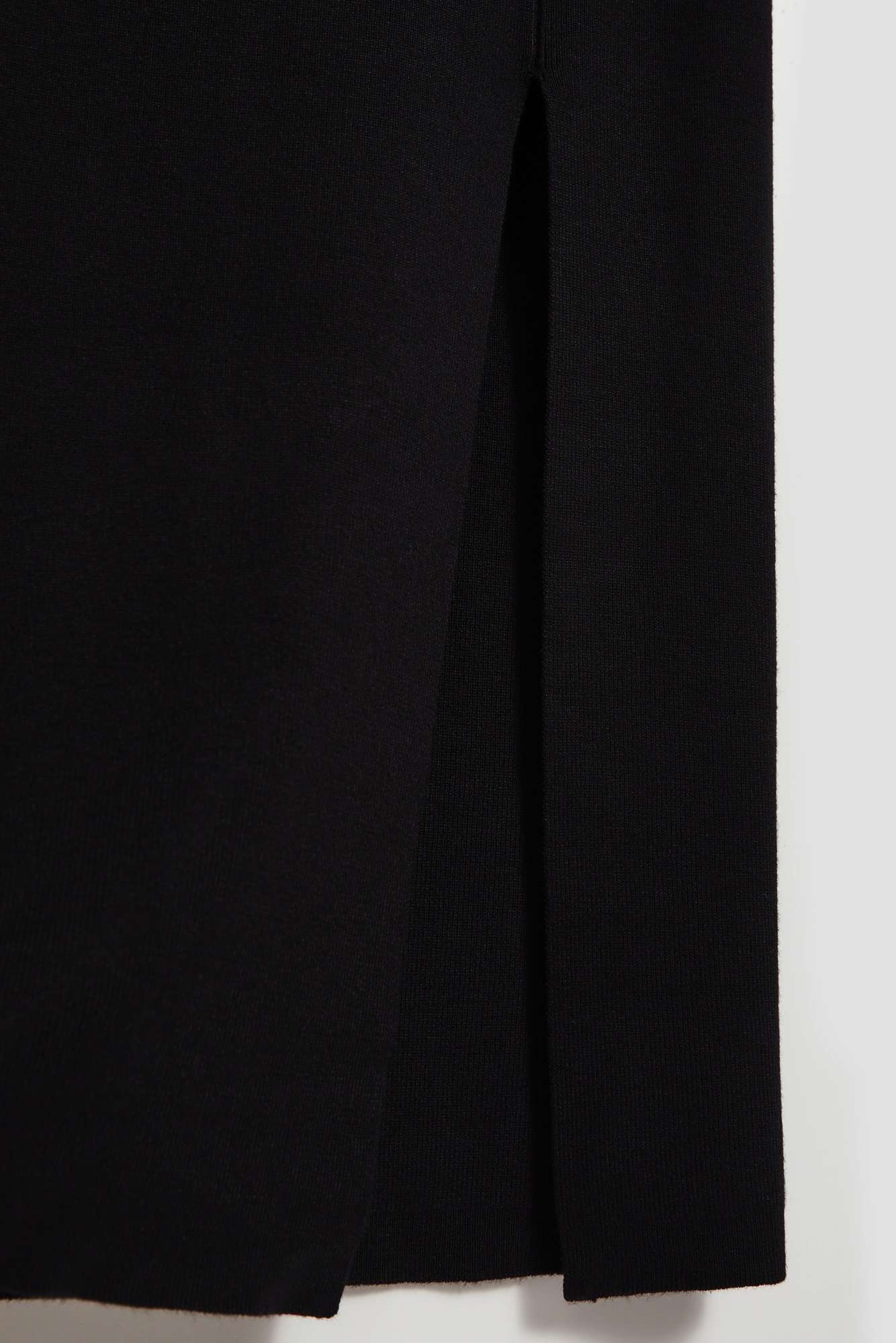Pencil skirt with slit