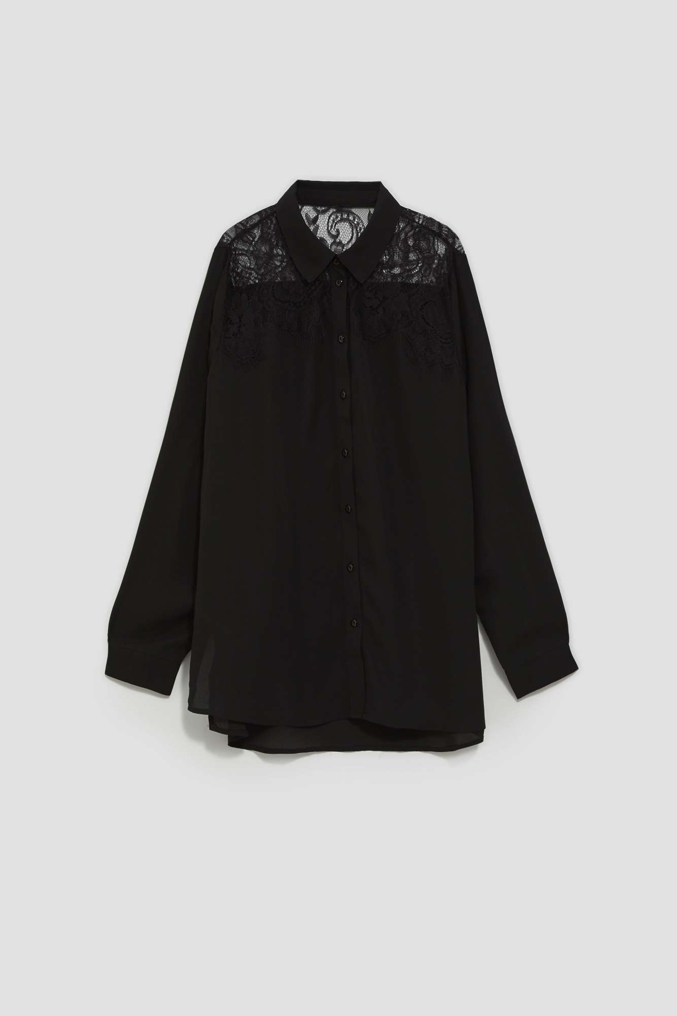 Shirt with lace on the shoulders