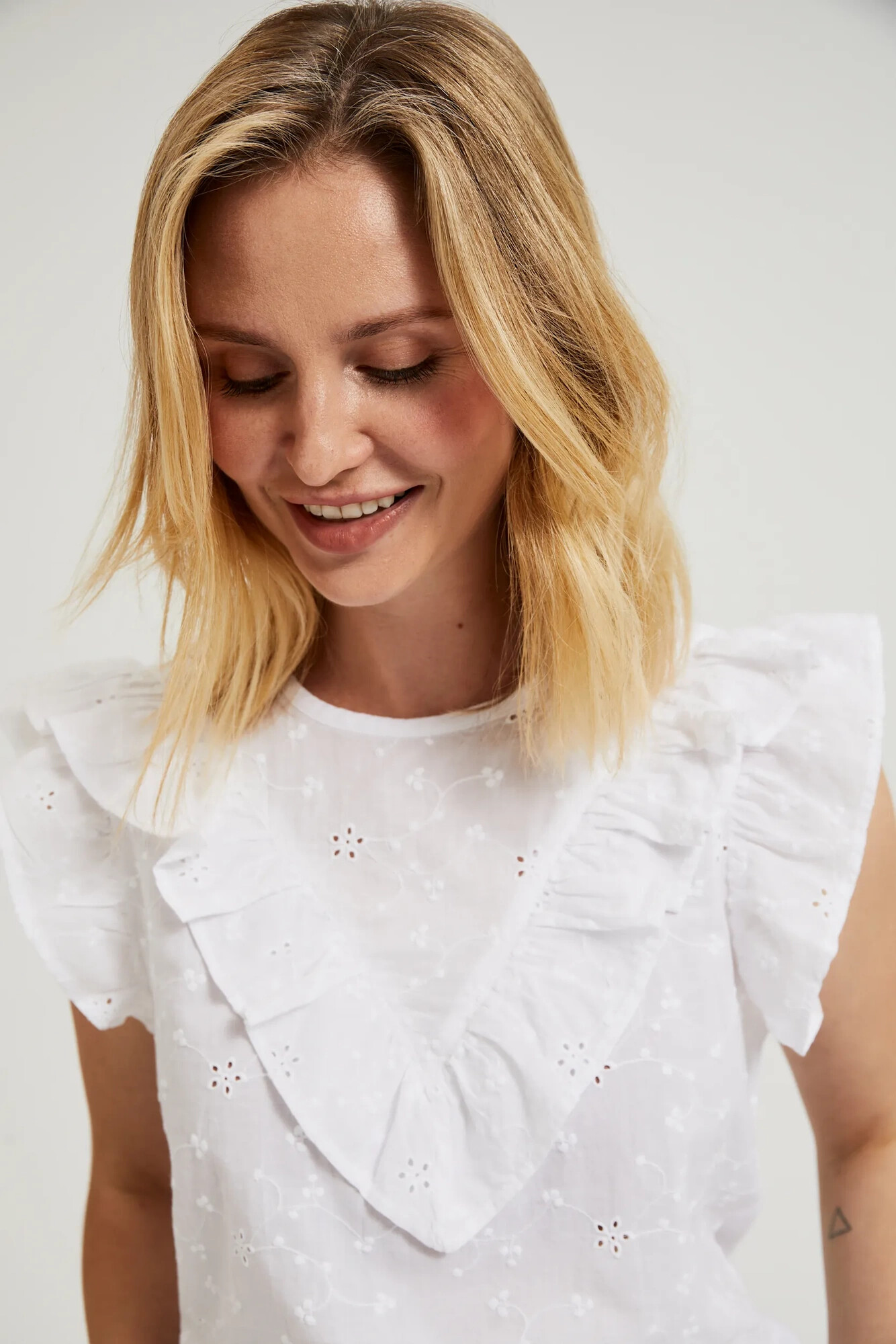 Women's blouse with gathering MOODO - white