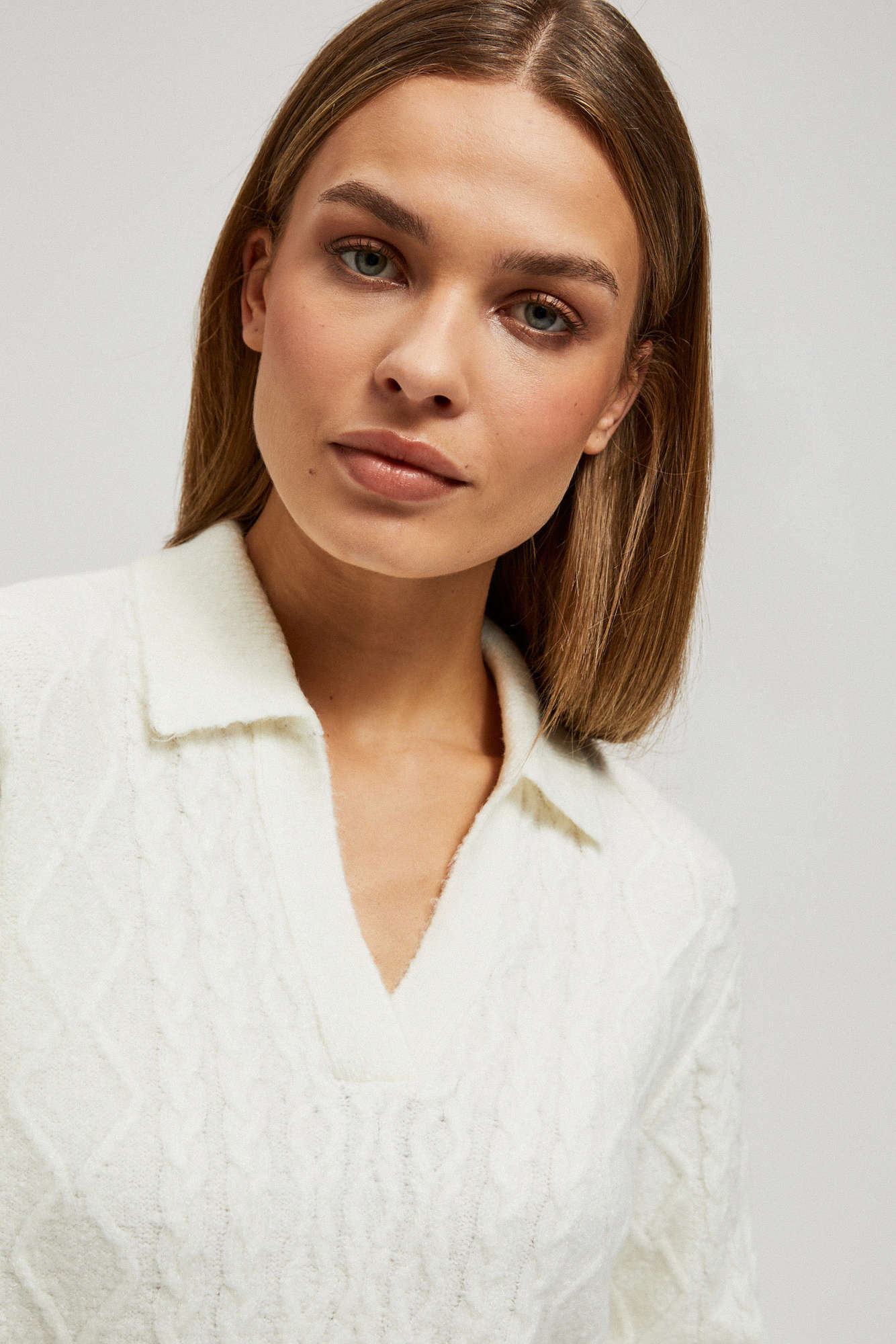 V-neck sweater with collar