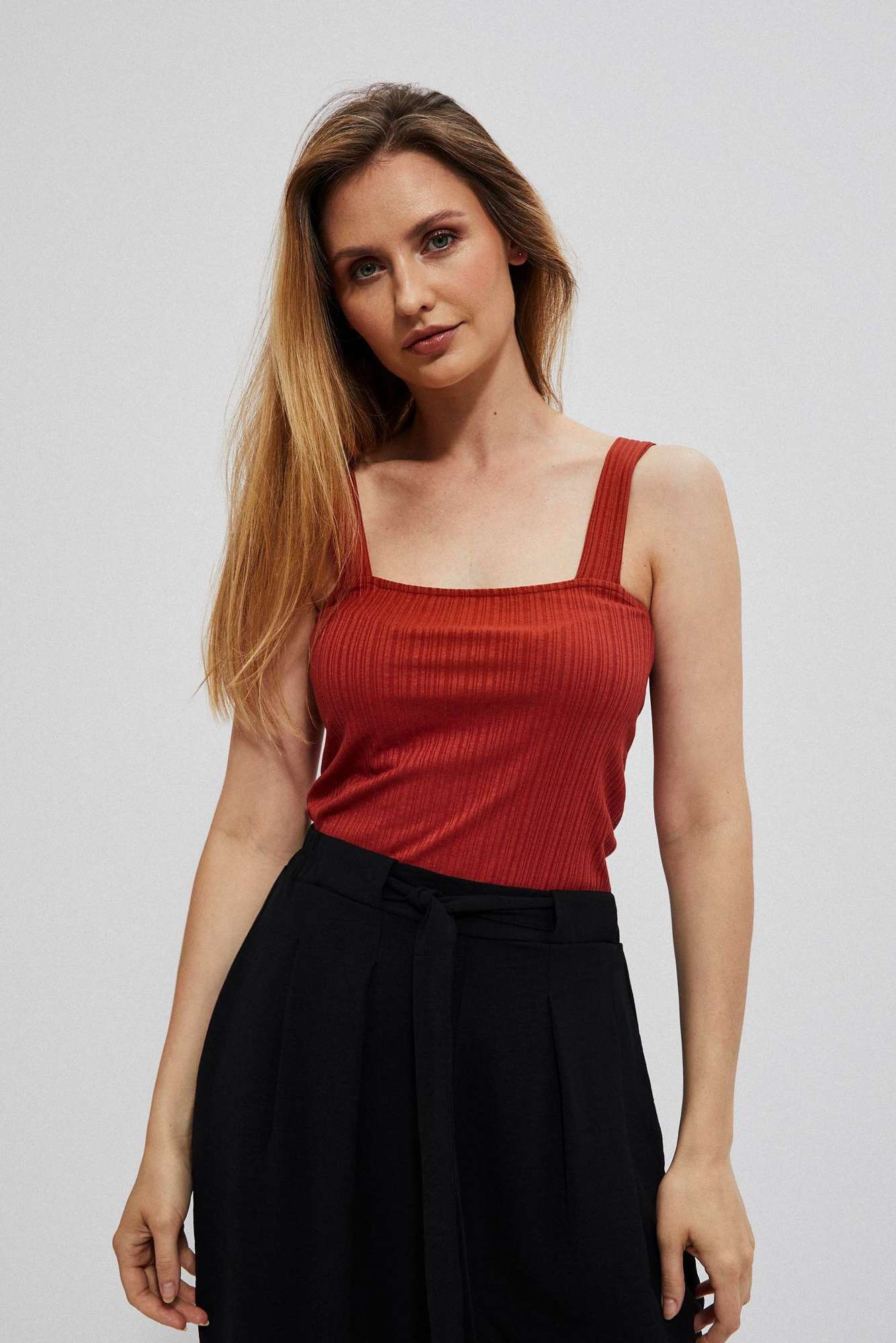 Ribbed top with wide straps - red