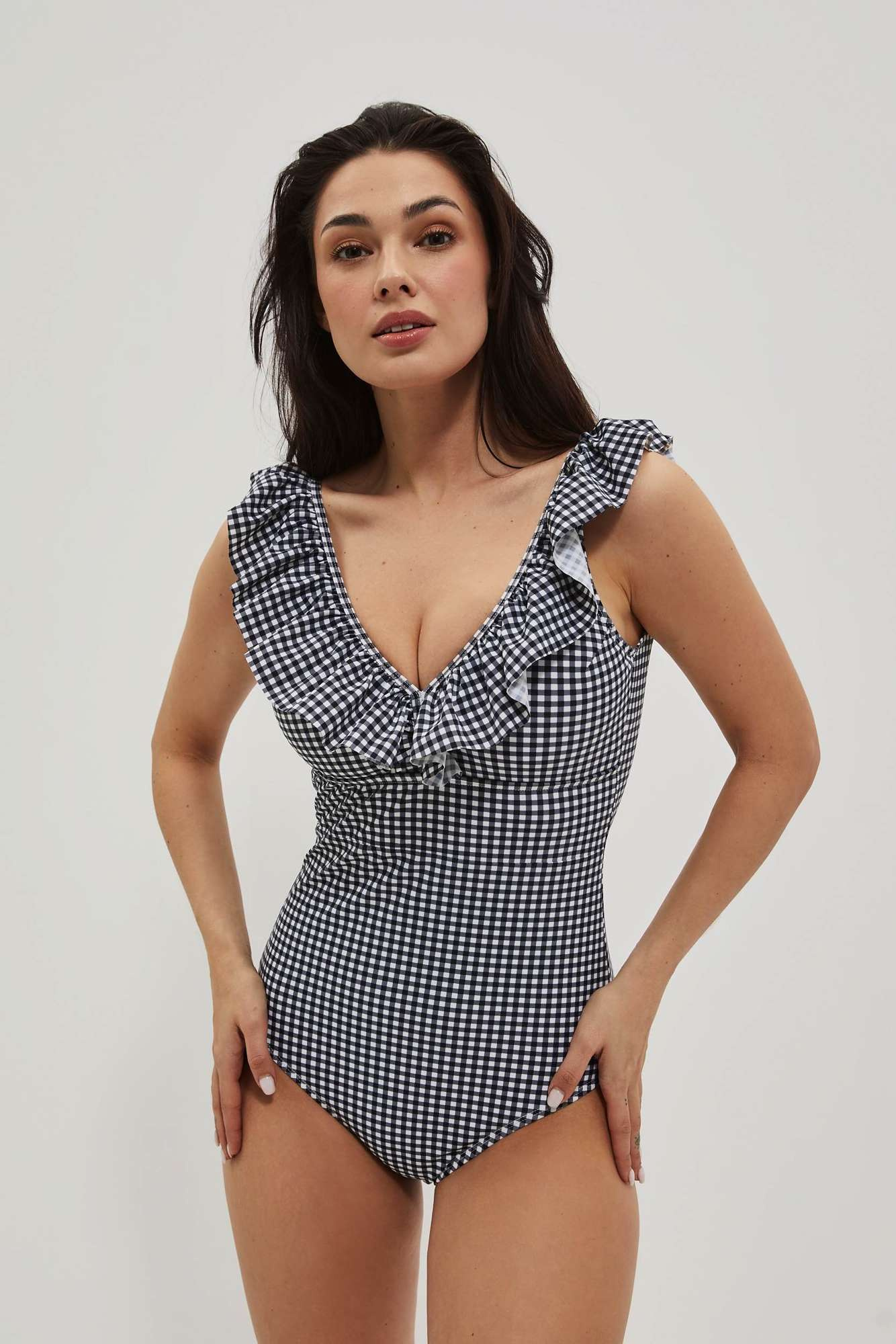 Costum de baie dintr-o singură piesă pentru femei cu volane