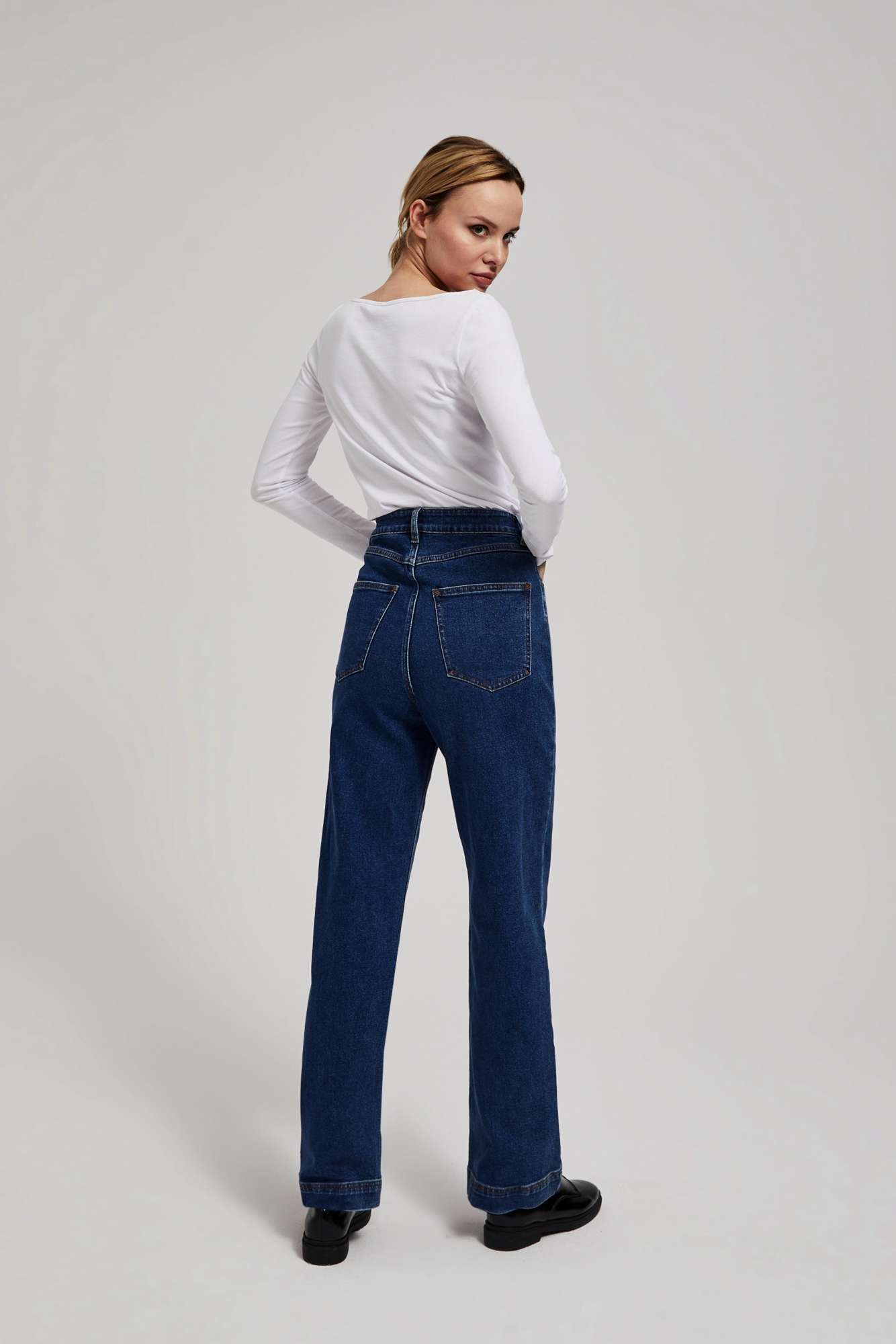 blugi cu picioare largi