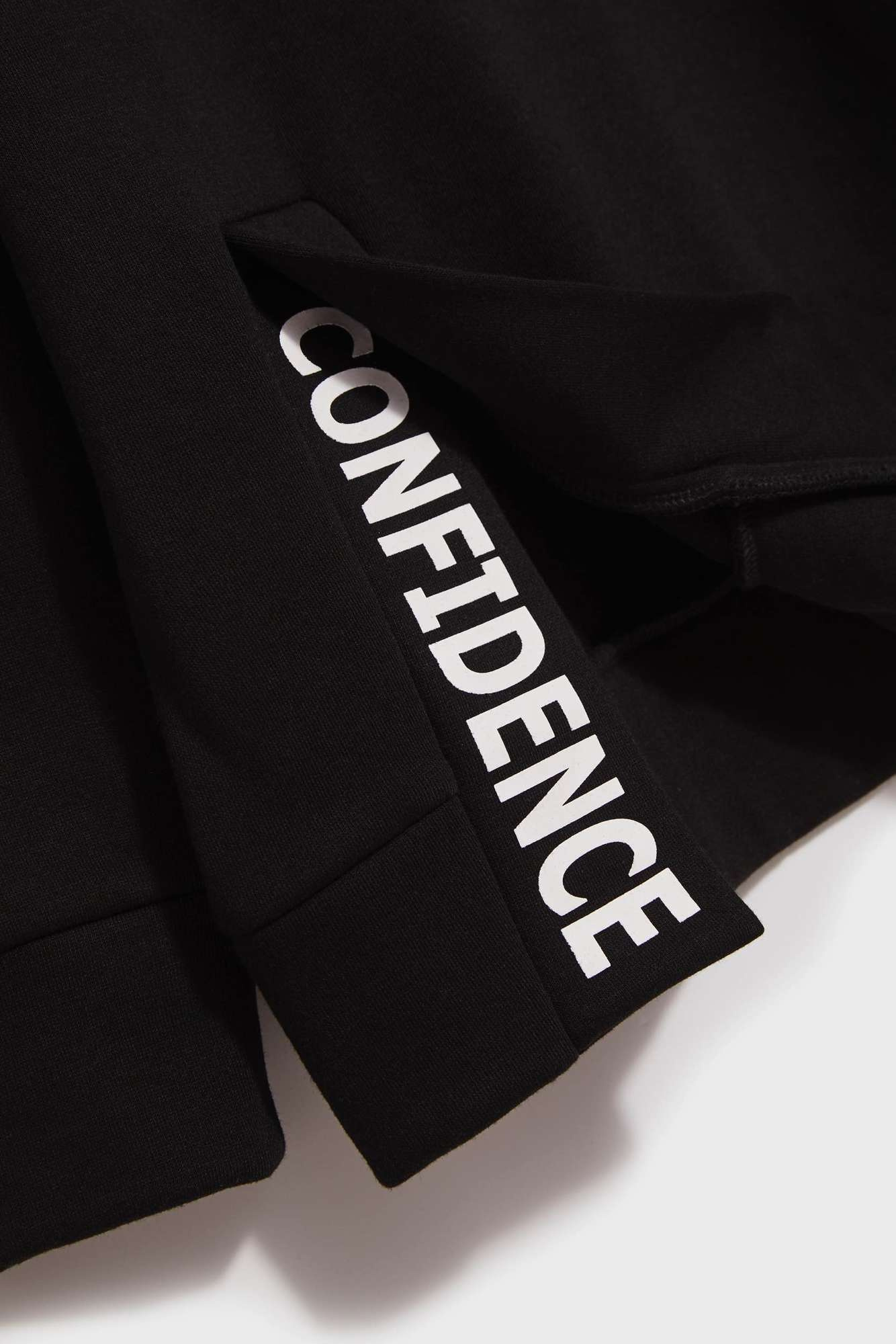 Oversize sweatshirt with a slogan