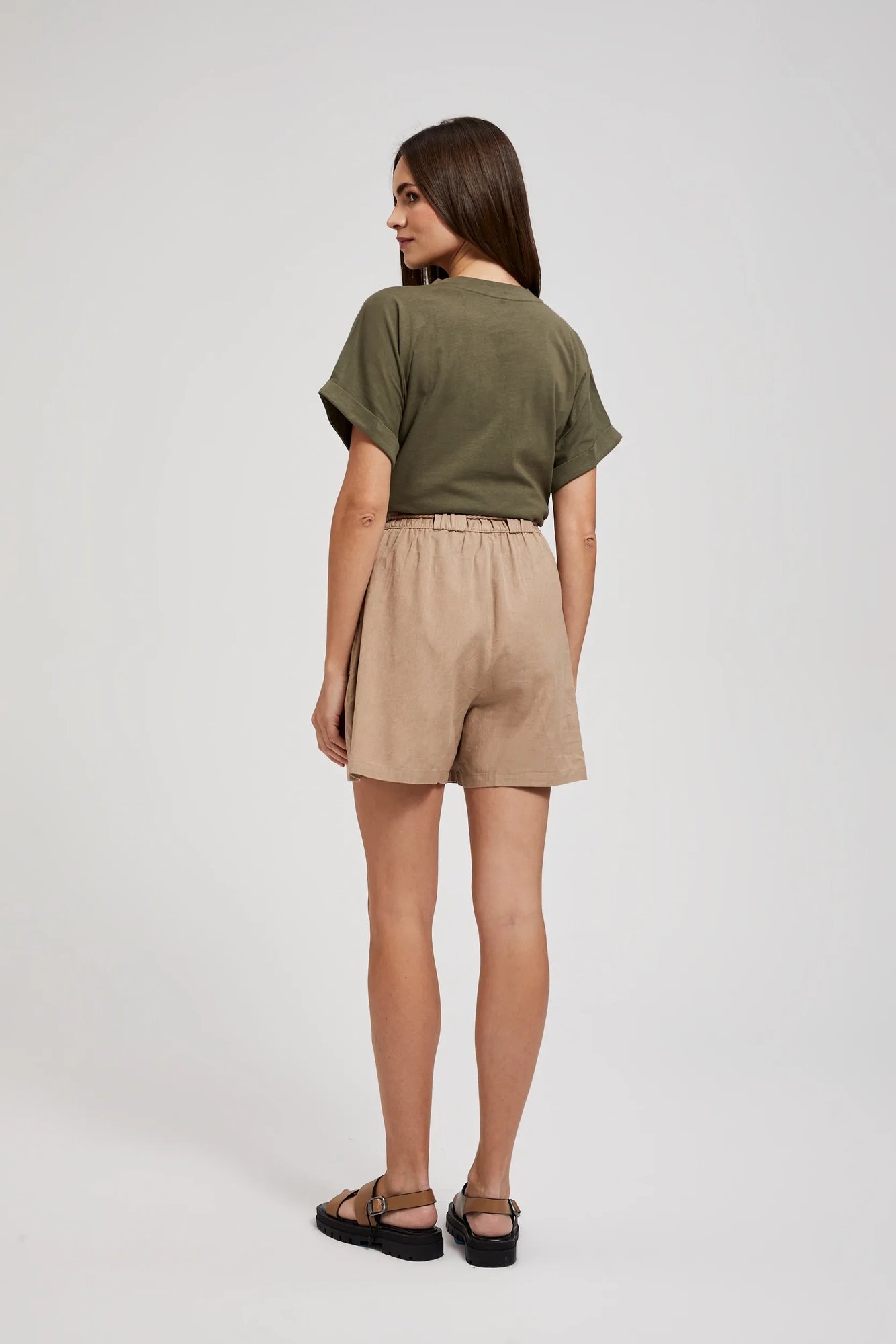 Women&#039;s linen shorts MOODO - light brown