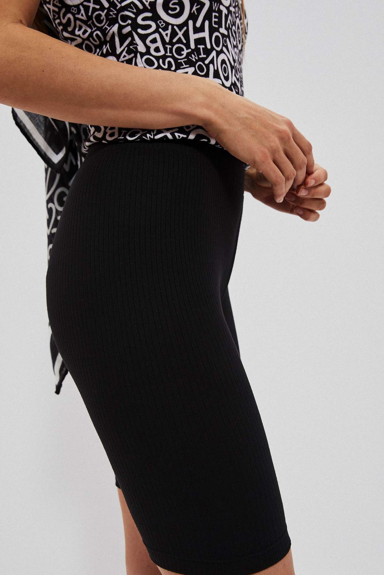 WOMEN&#039;S SHORTS L-SH-4007 BLACK