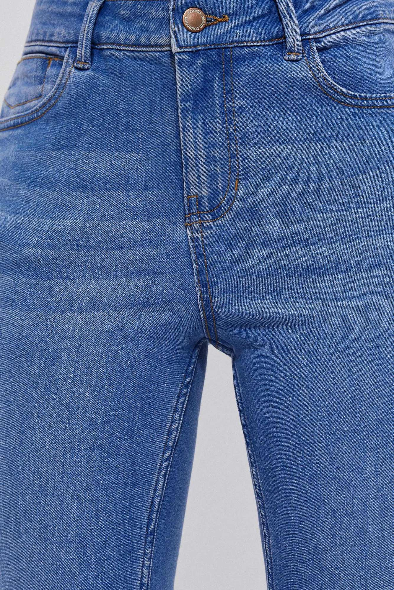 Push up jeans