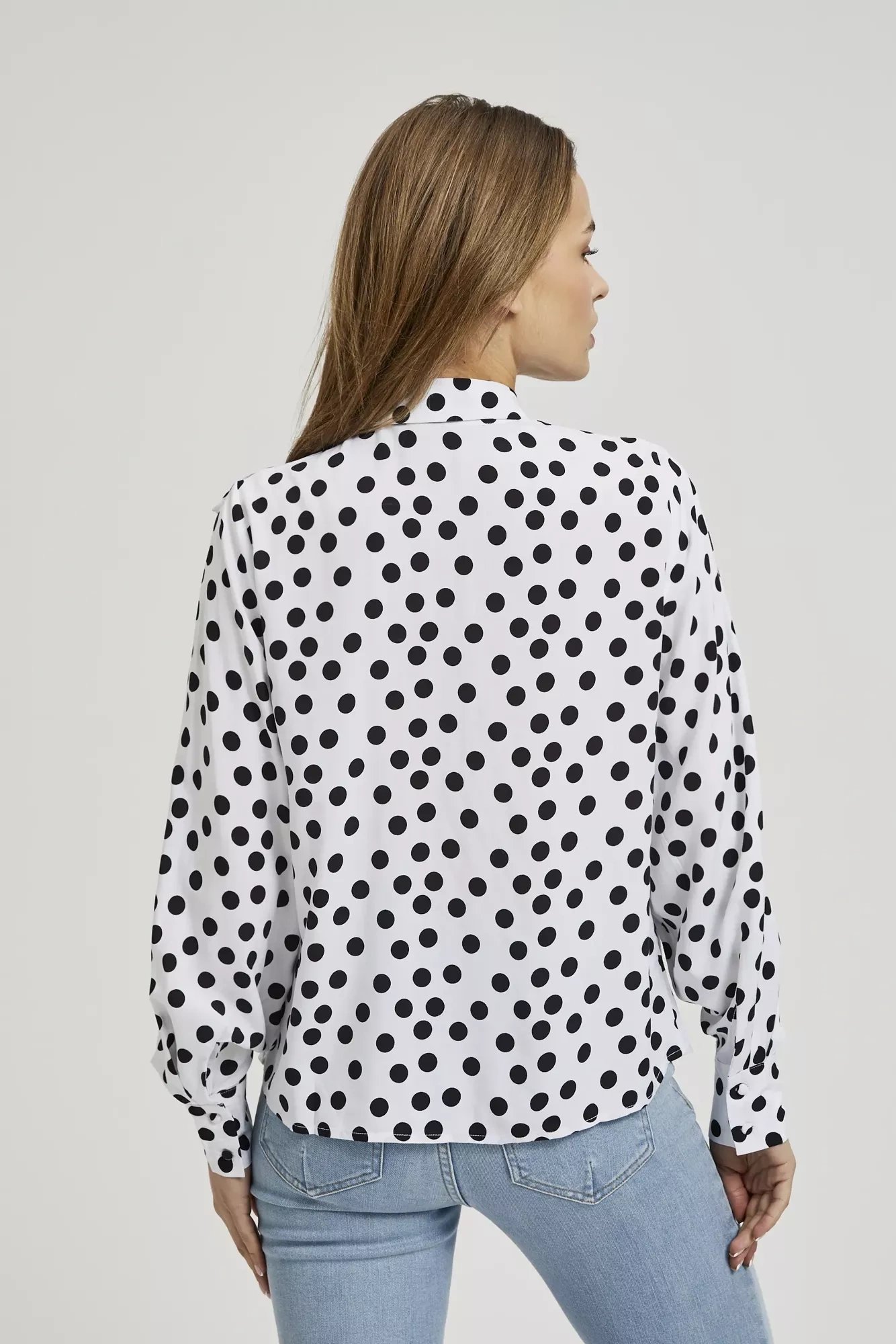 Elegant women's shirt