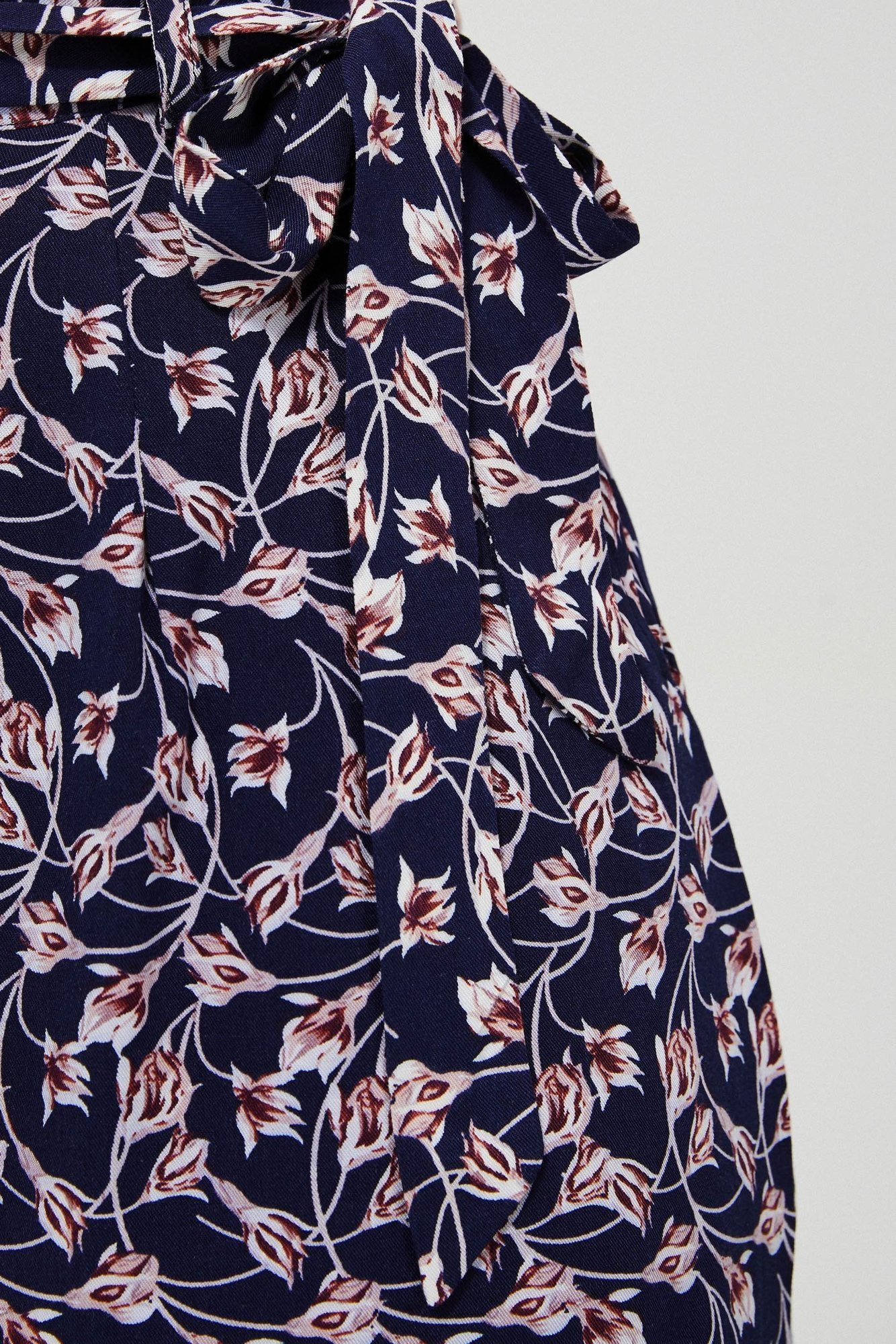 Fusta de vâscoză cu imprimeu