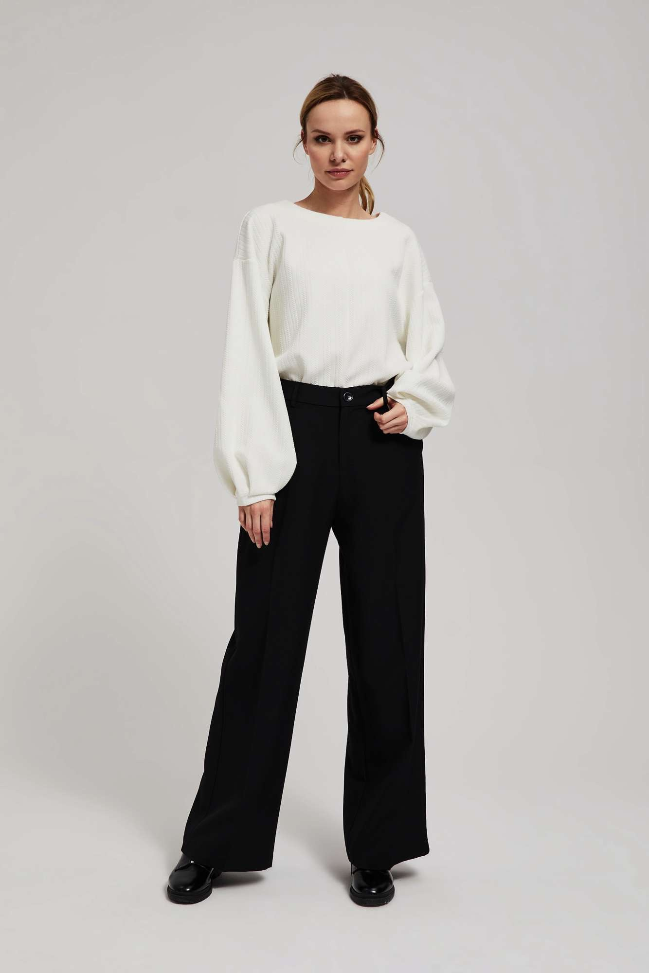 Sweatshirt with fluffy sleeves