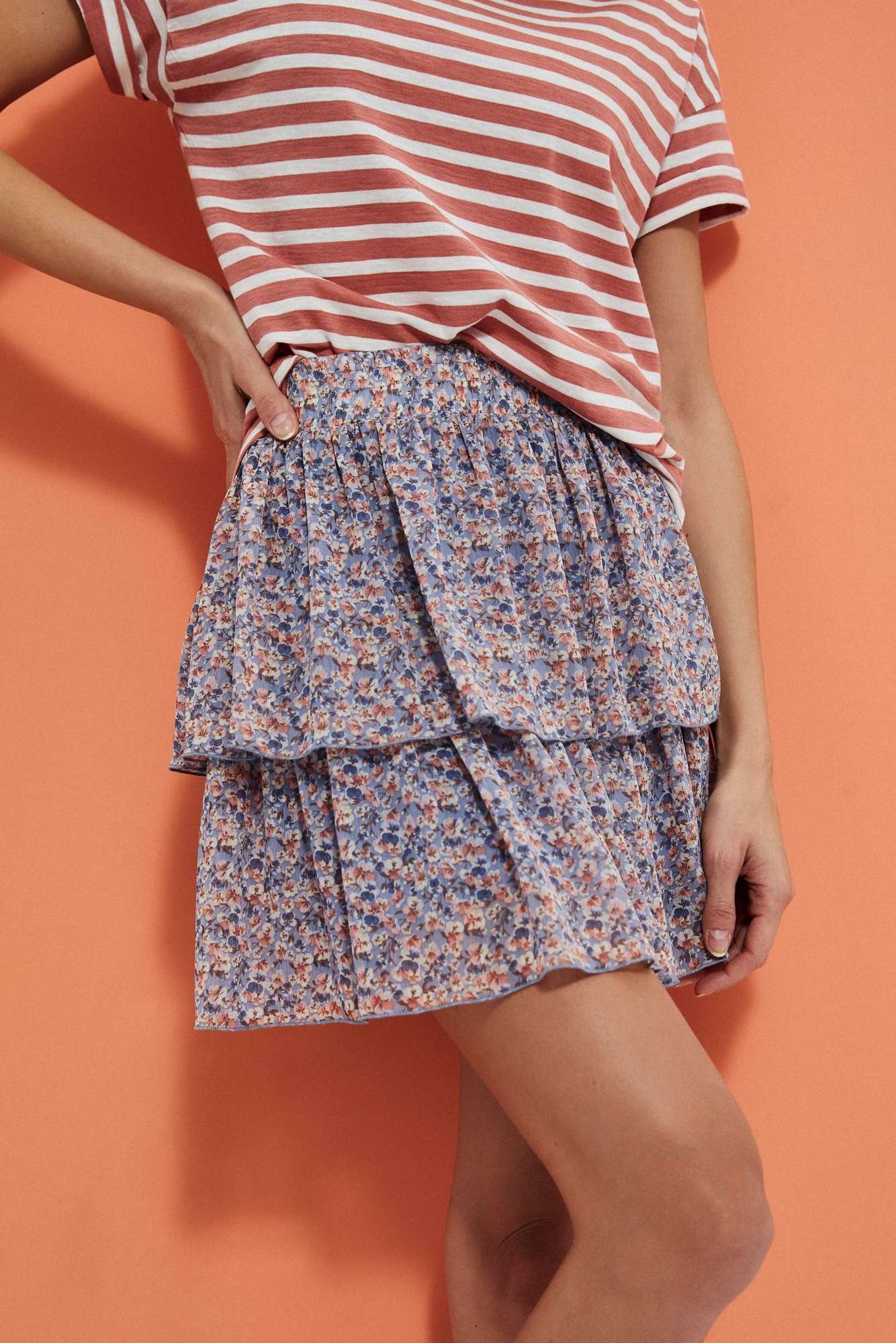 Mini skirt with ruffles