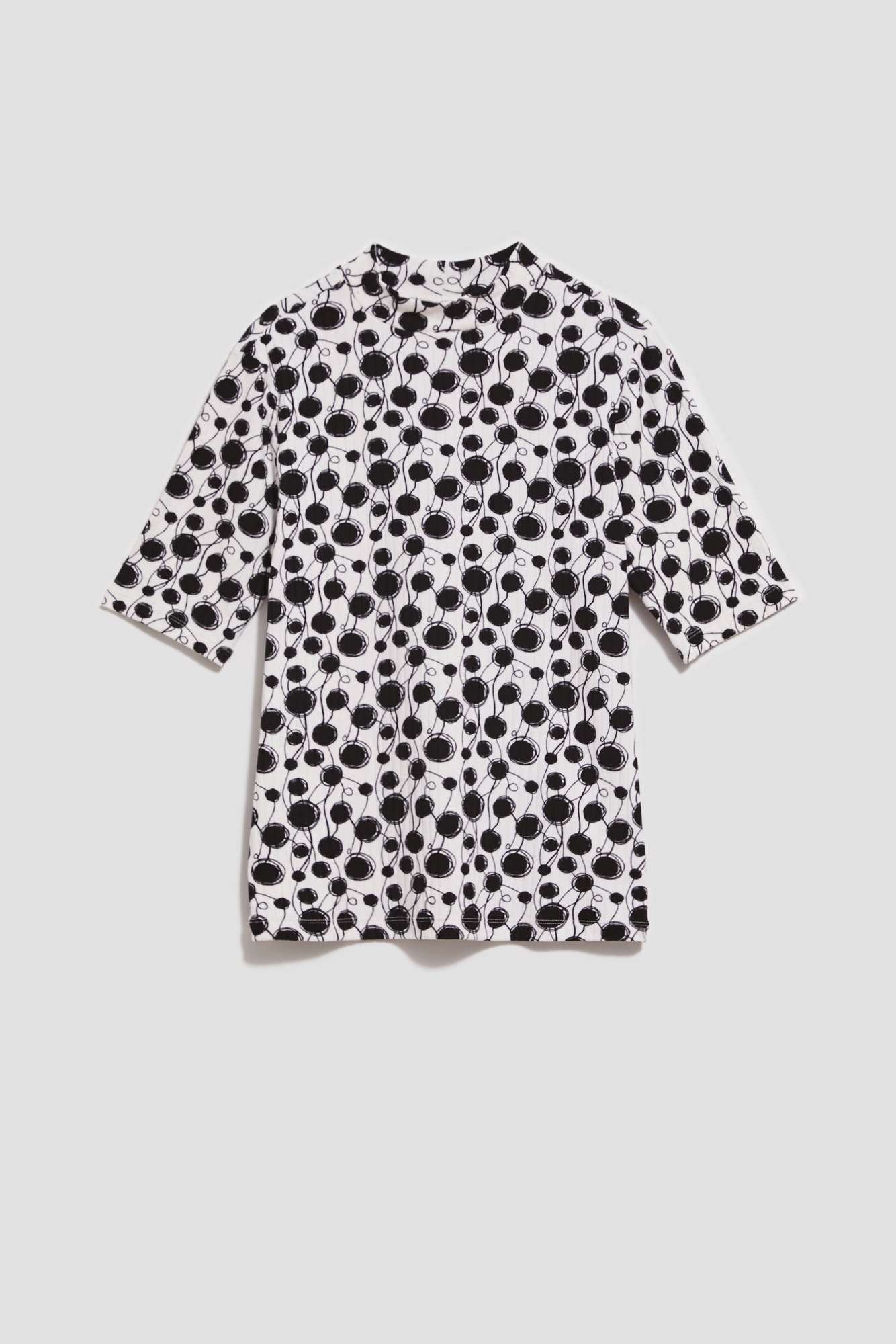 Patterned turtleneck blouse