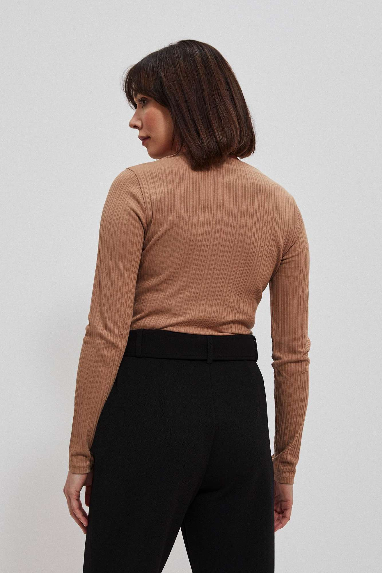 Fitted women's blouse