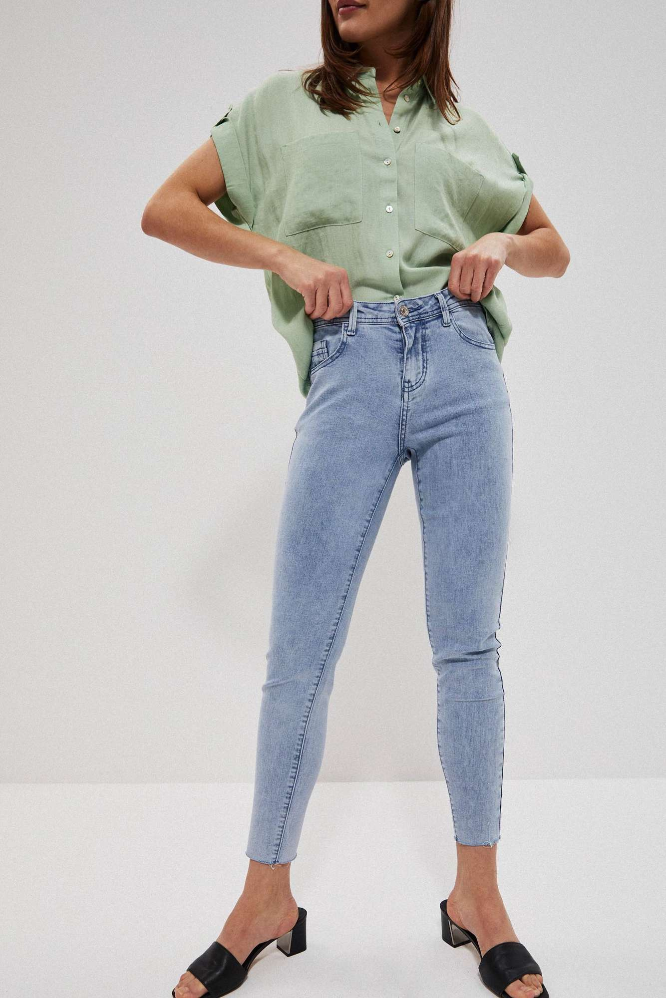 Mid-waisted jeans