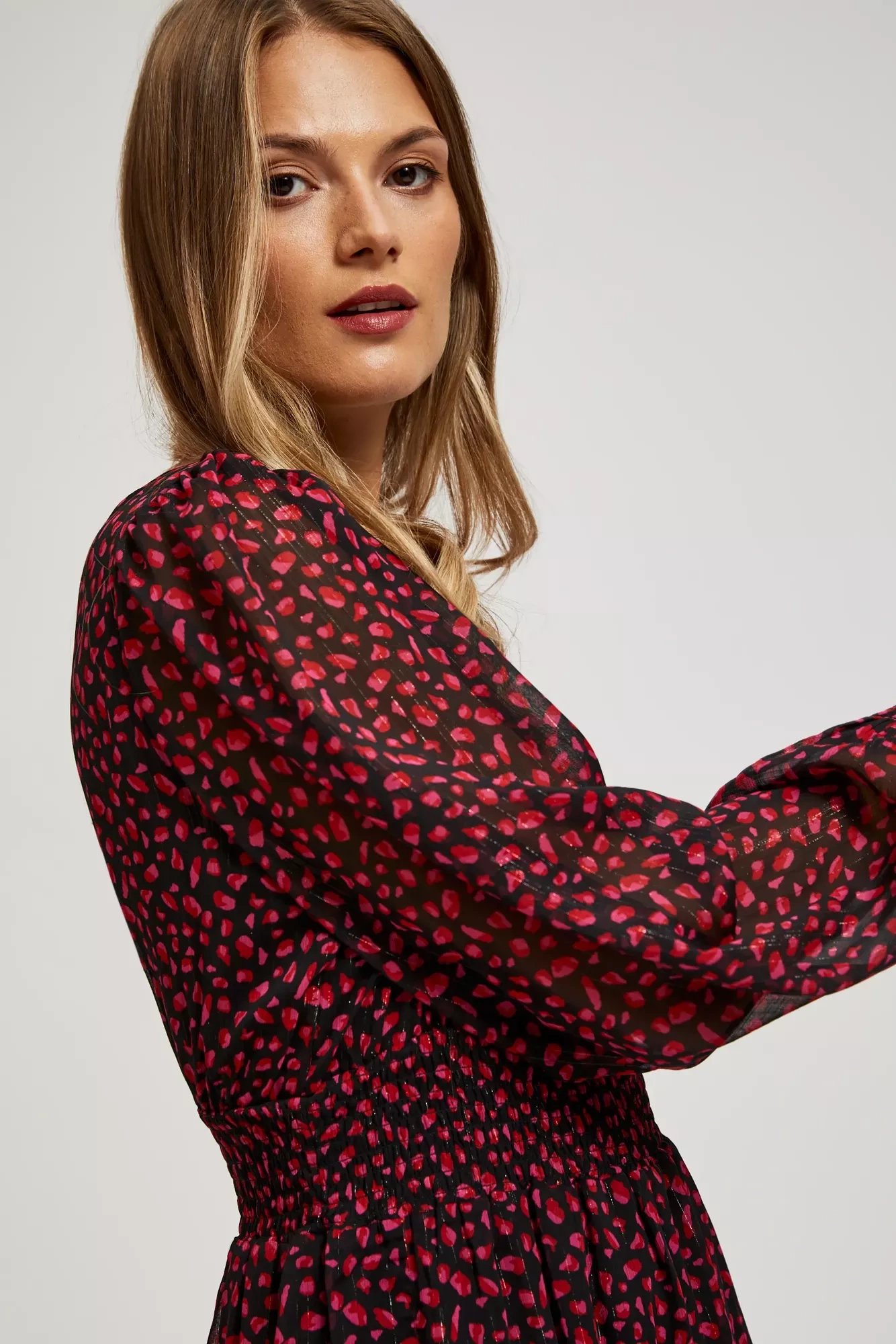 Marisse Black Dress With Puff Sleeves And A V-Neck