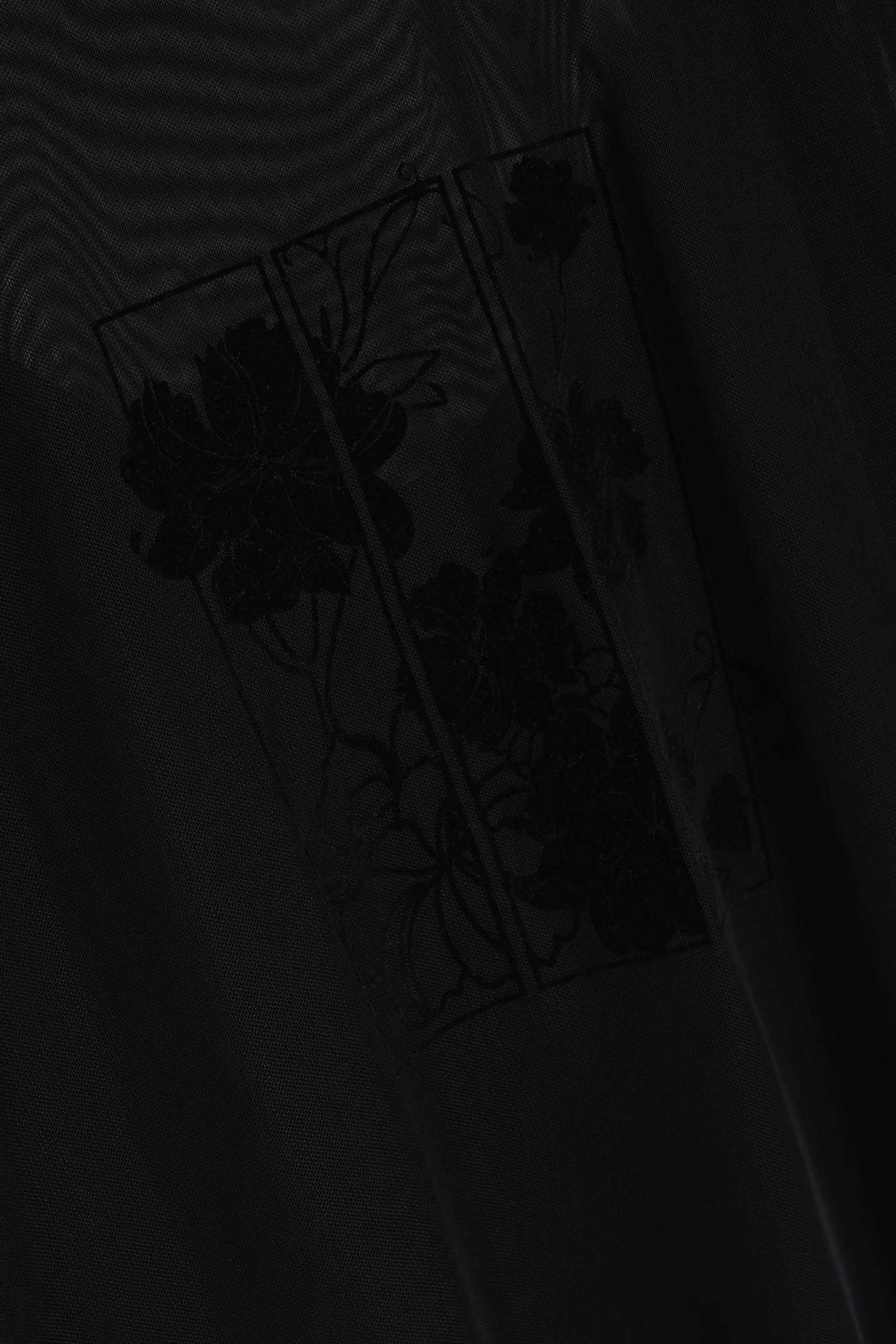 Blouse with short sleeves