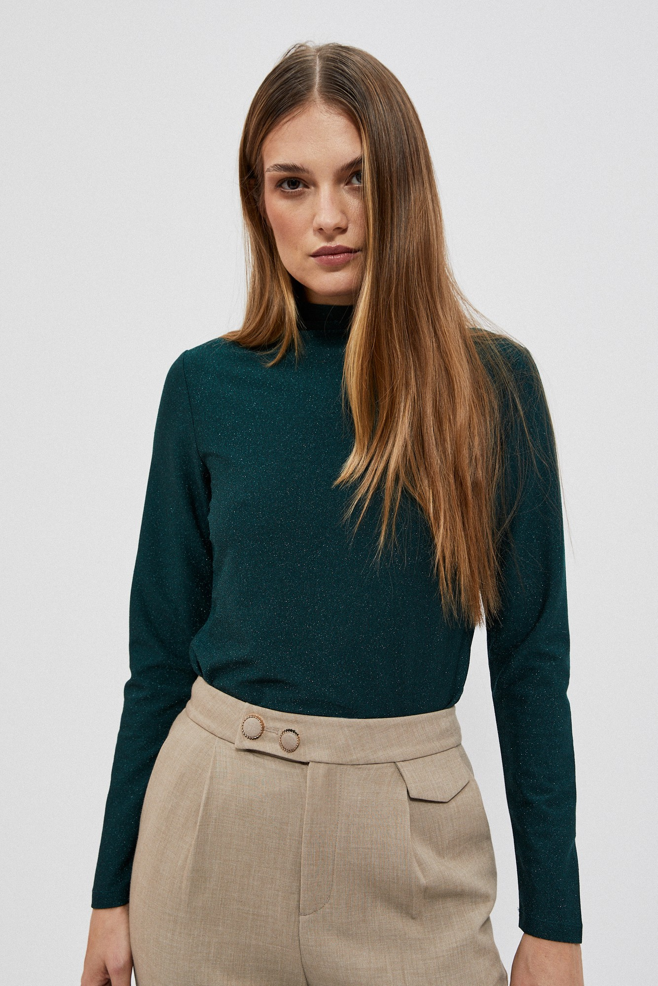 Blouse with metal thread