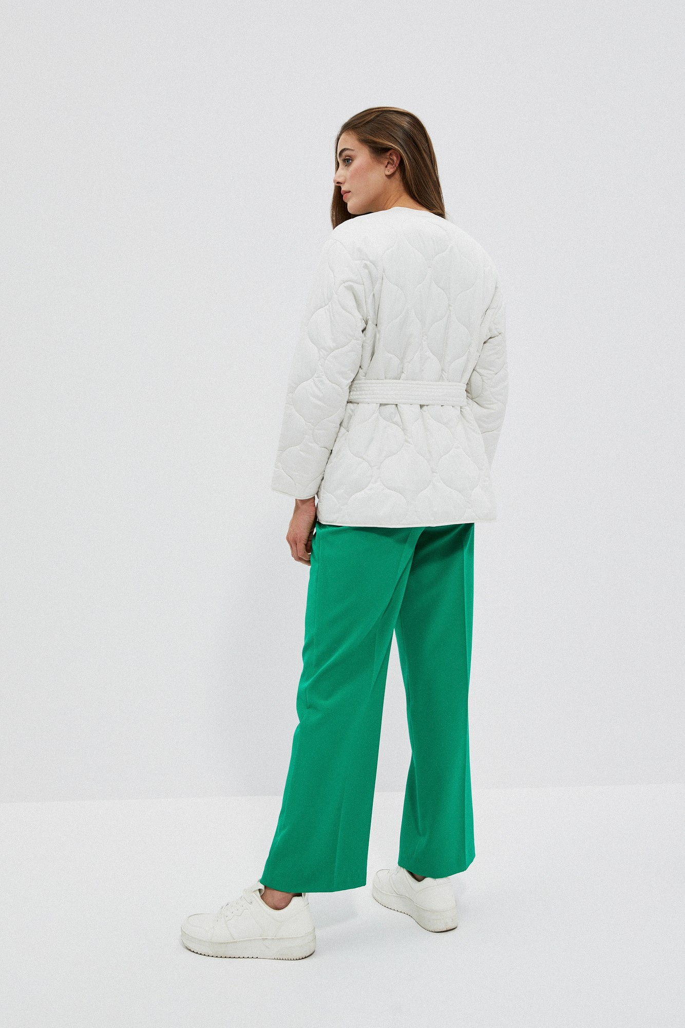 Jachetă matlasată cu curea în talie