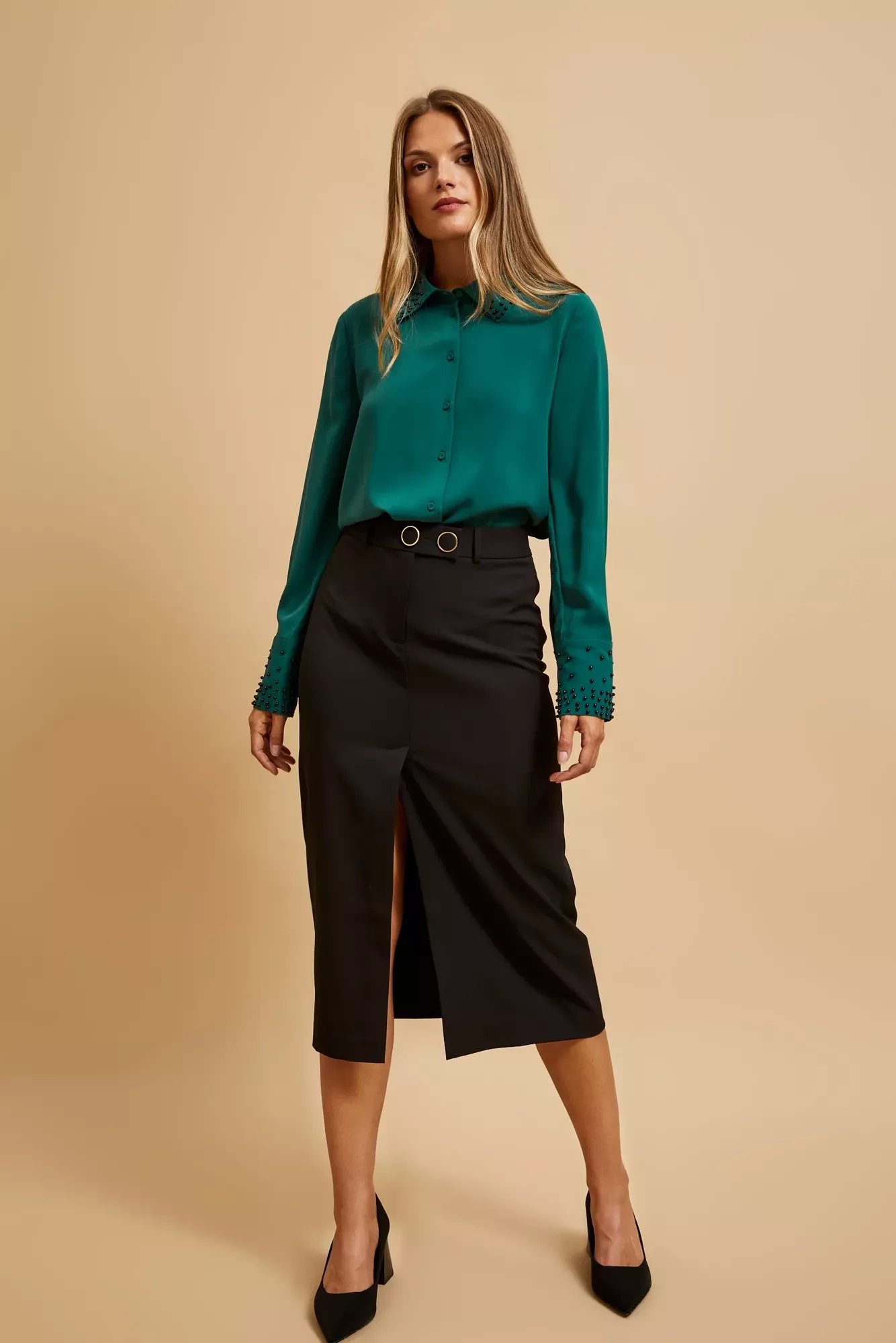 Shirts made of beads