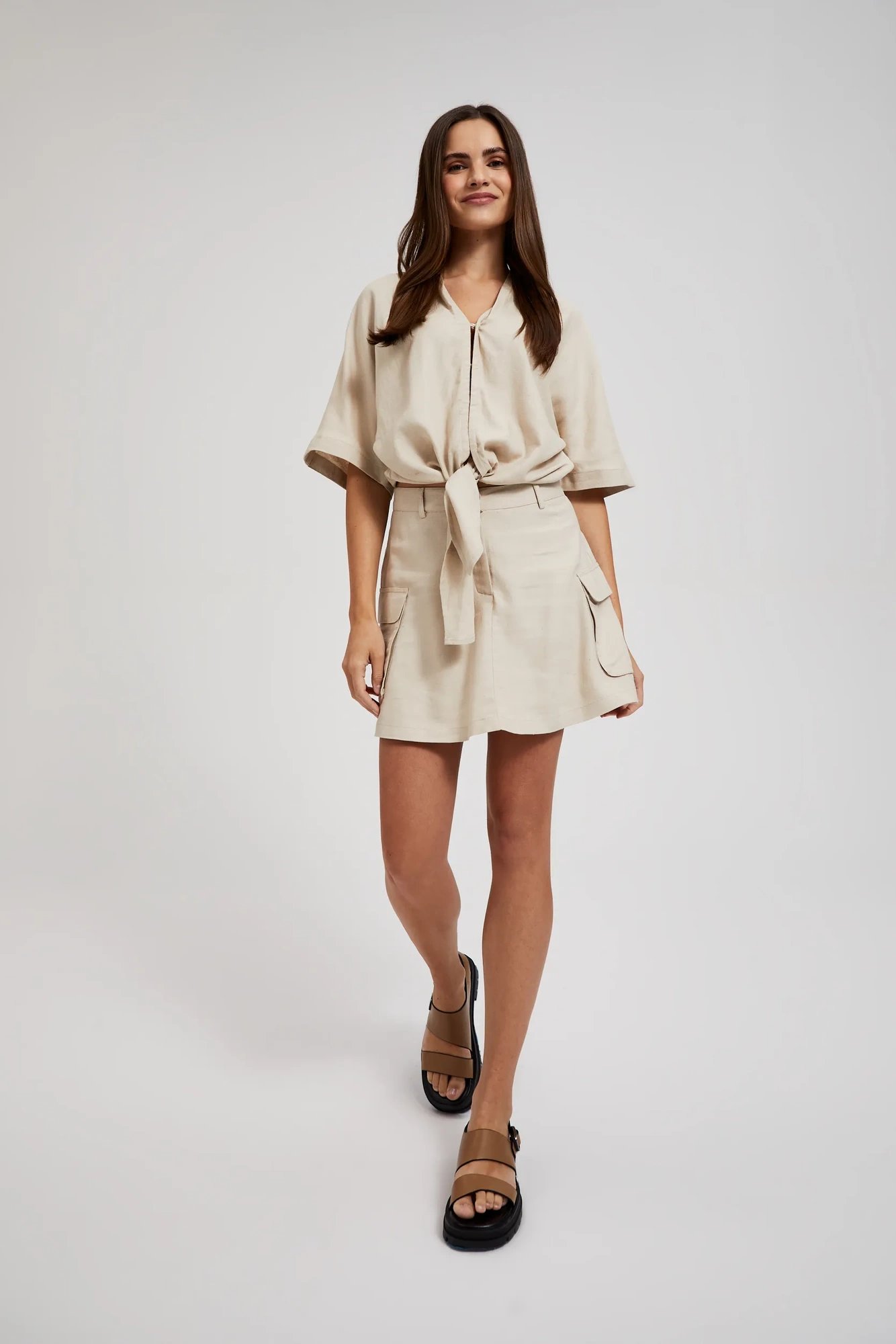 Women&#039;s linen shorts MOODO - light beige