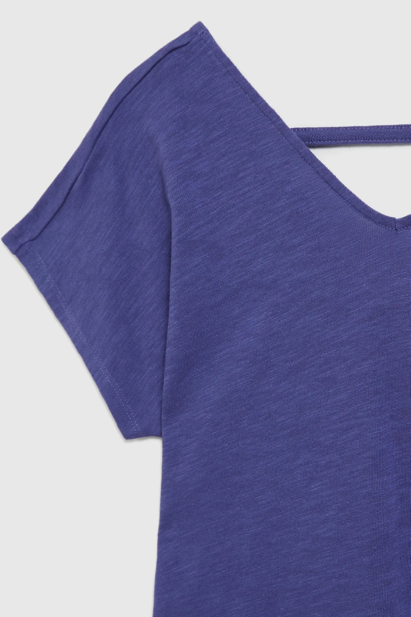 Women's T-shirt with neckline MOODO - purple