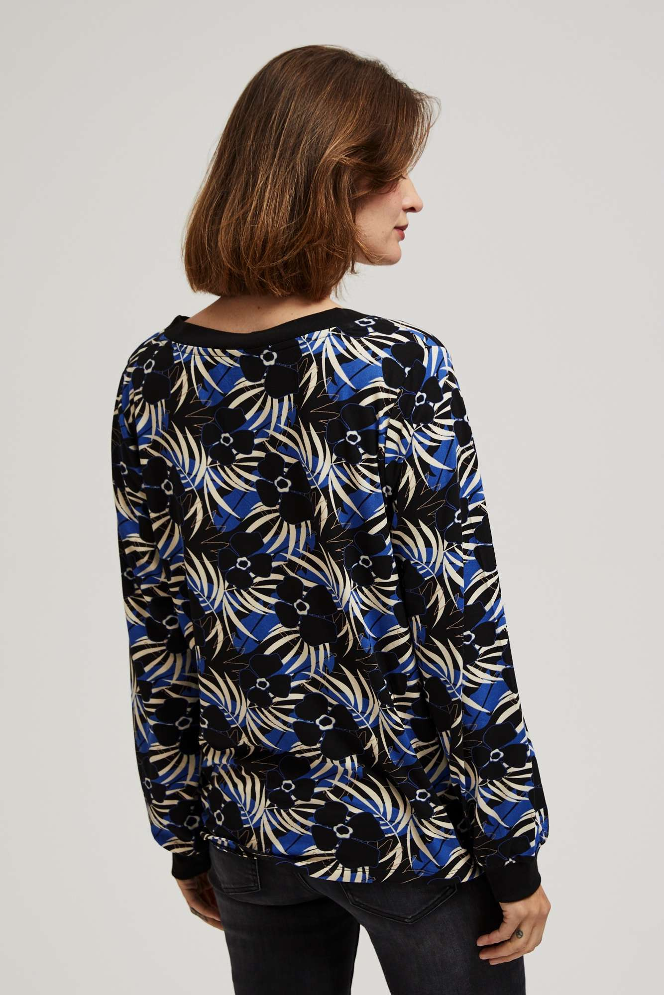 Patterned blouse with V-neck