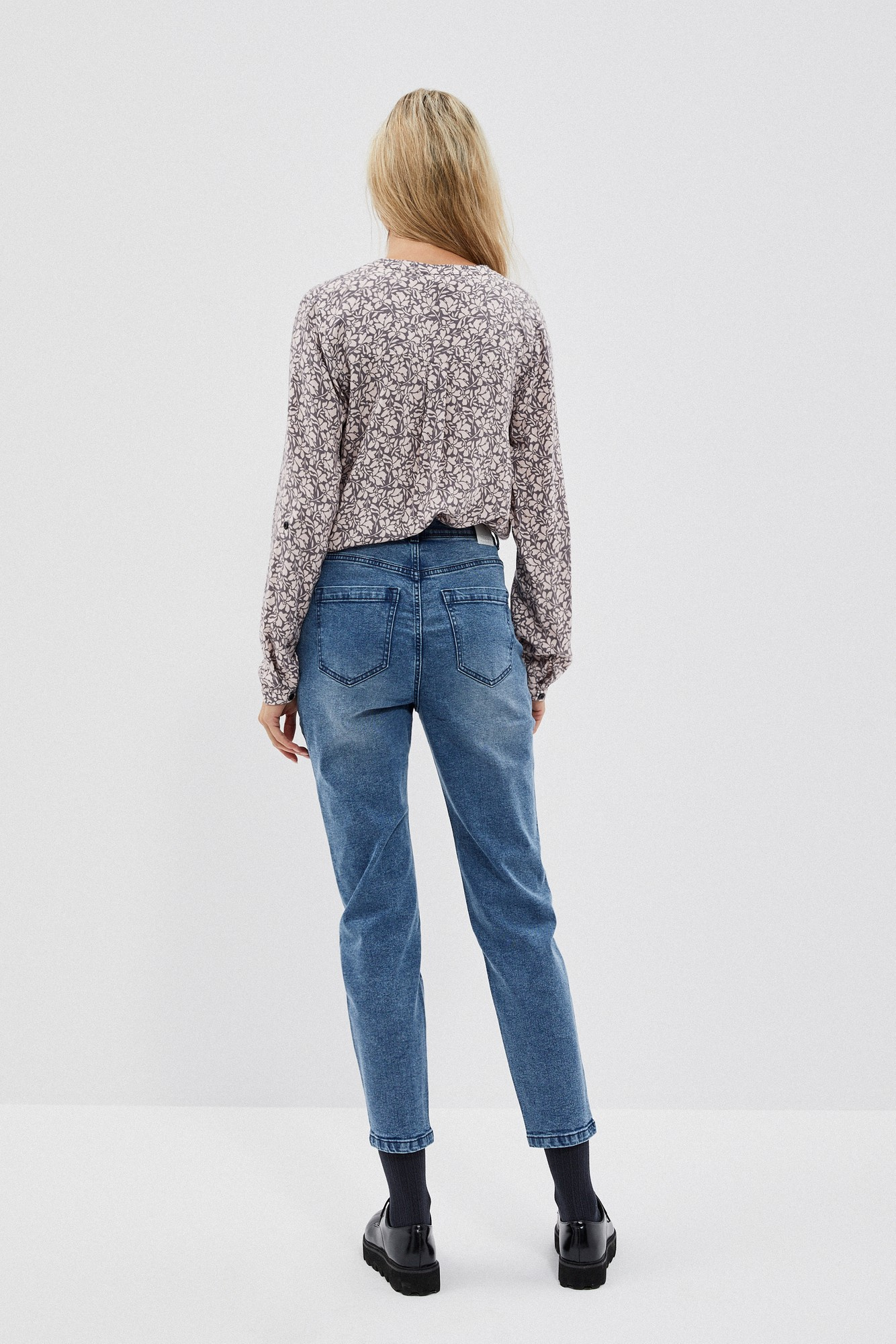 High-waisted denim jeans