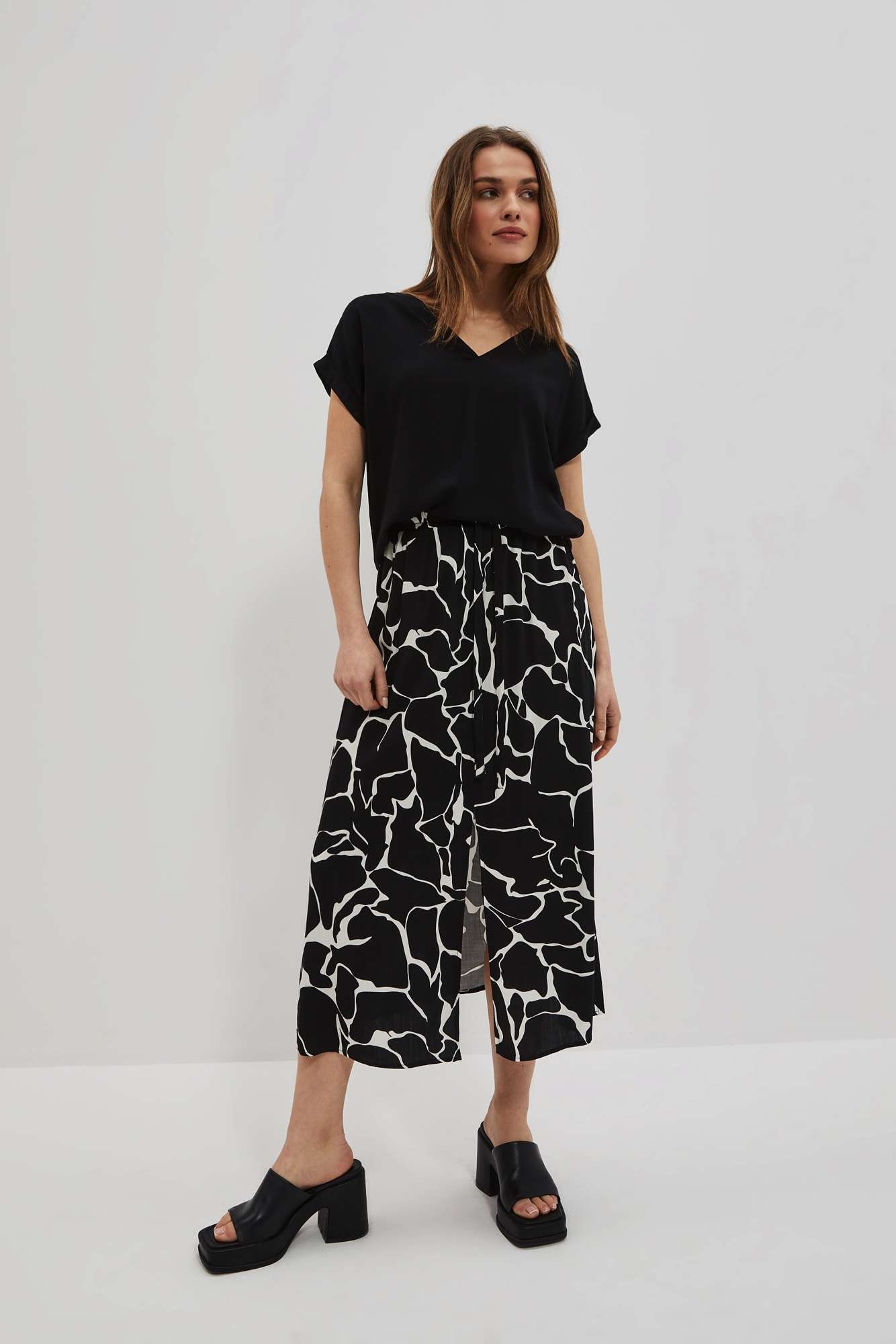 WOMEN&#039;S SKIRT L-SC-4017 BLACK