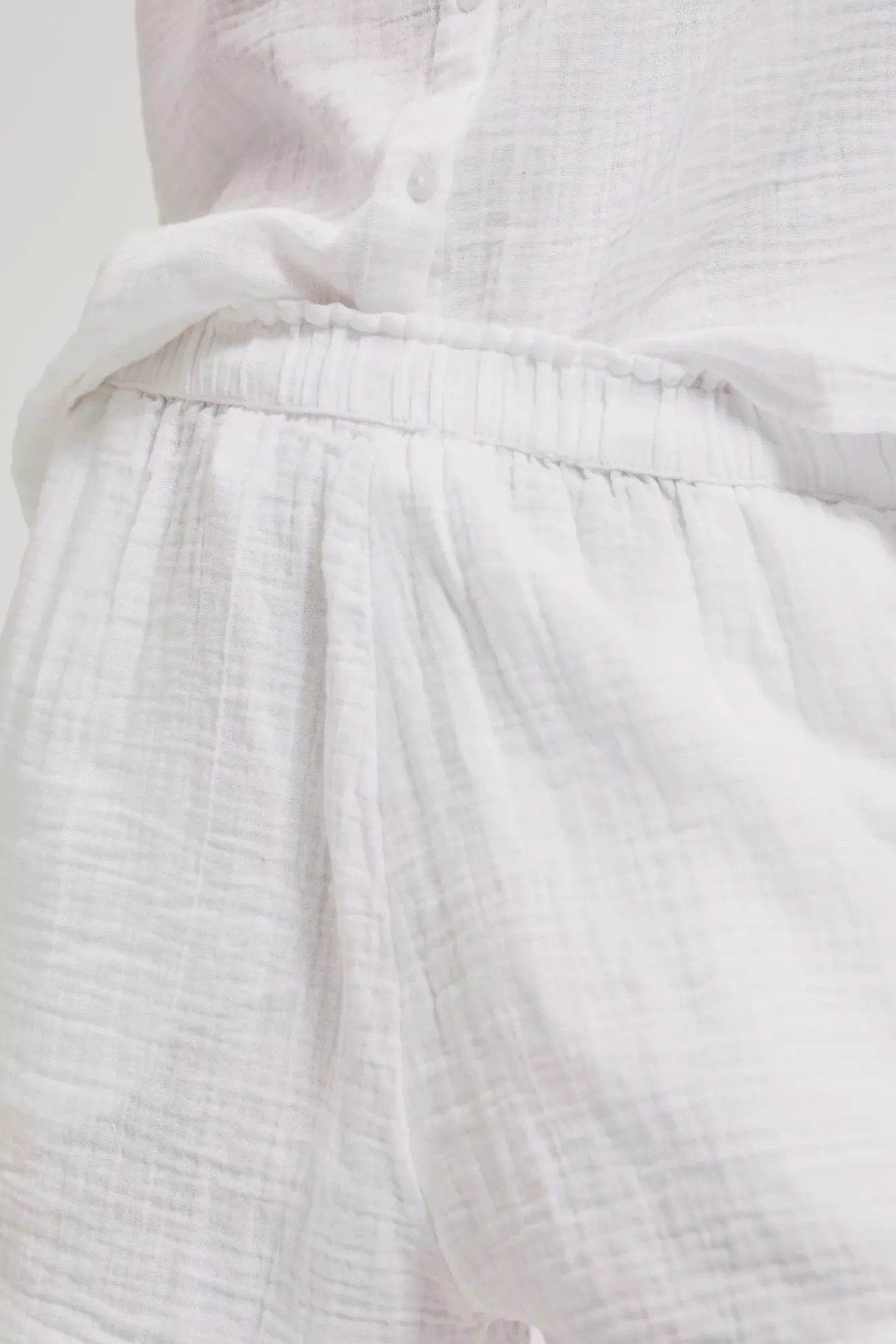 Women&#039;s Linen Shorts MOODO - White