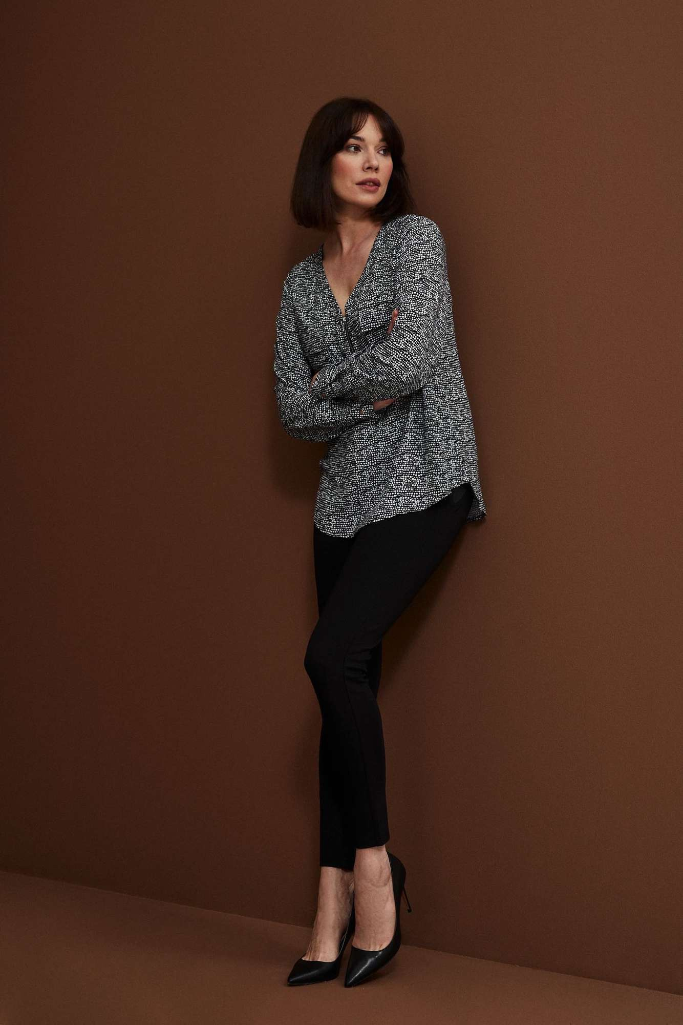 Viscose shirt with a V-neck and decorative zipper