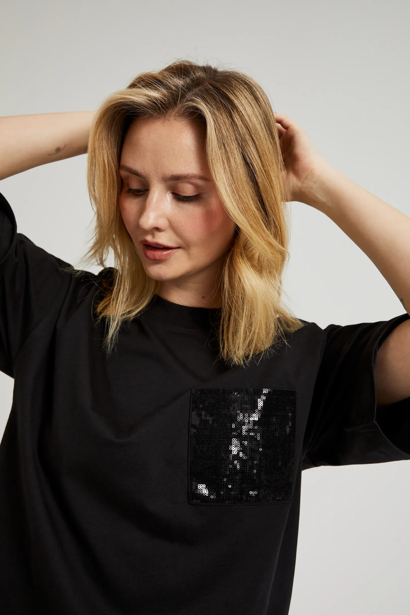 Women's T-shirt with sequins MOODO - black