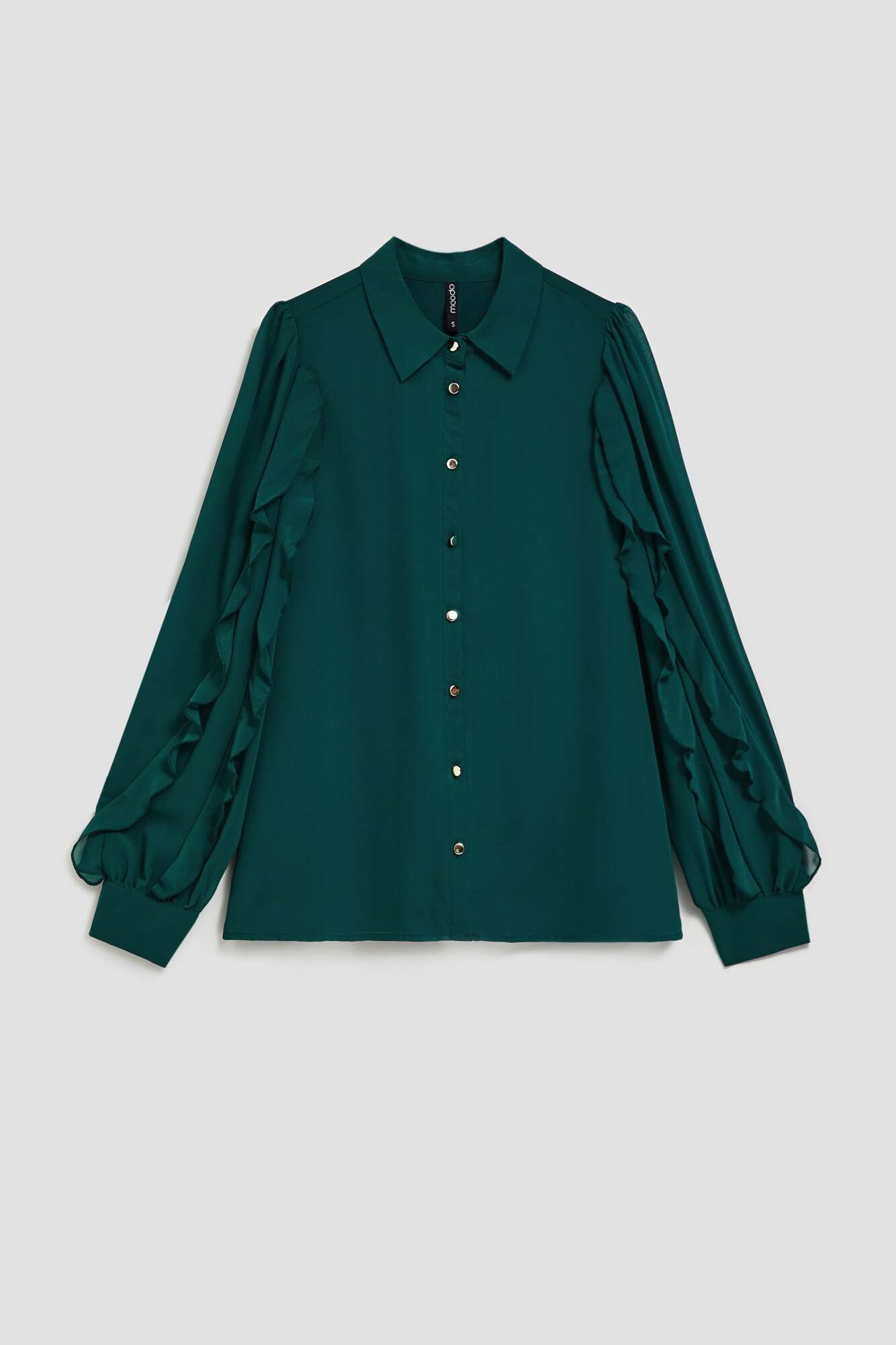 Shirt with ruffles on the sleeves