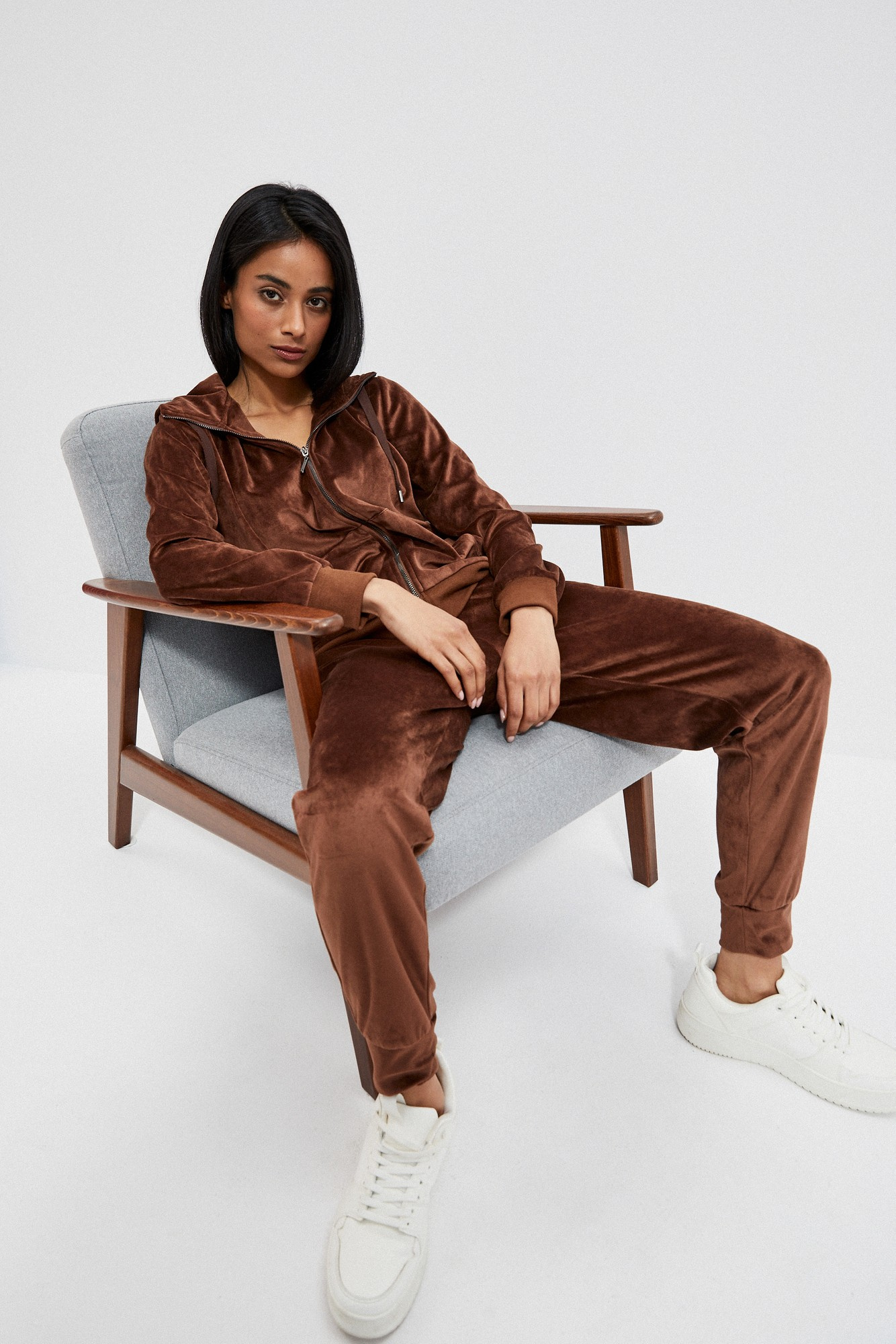 Pantaloni trening de dama, Moodo