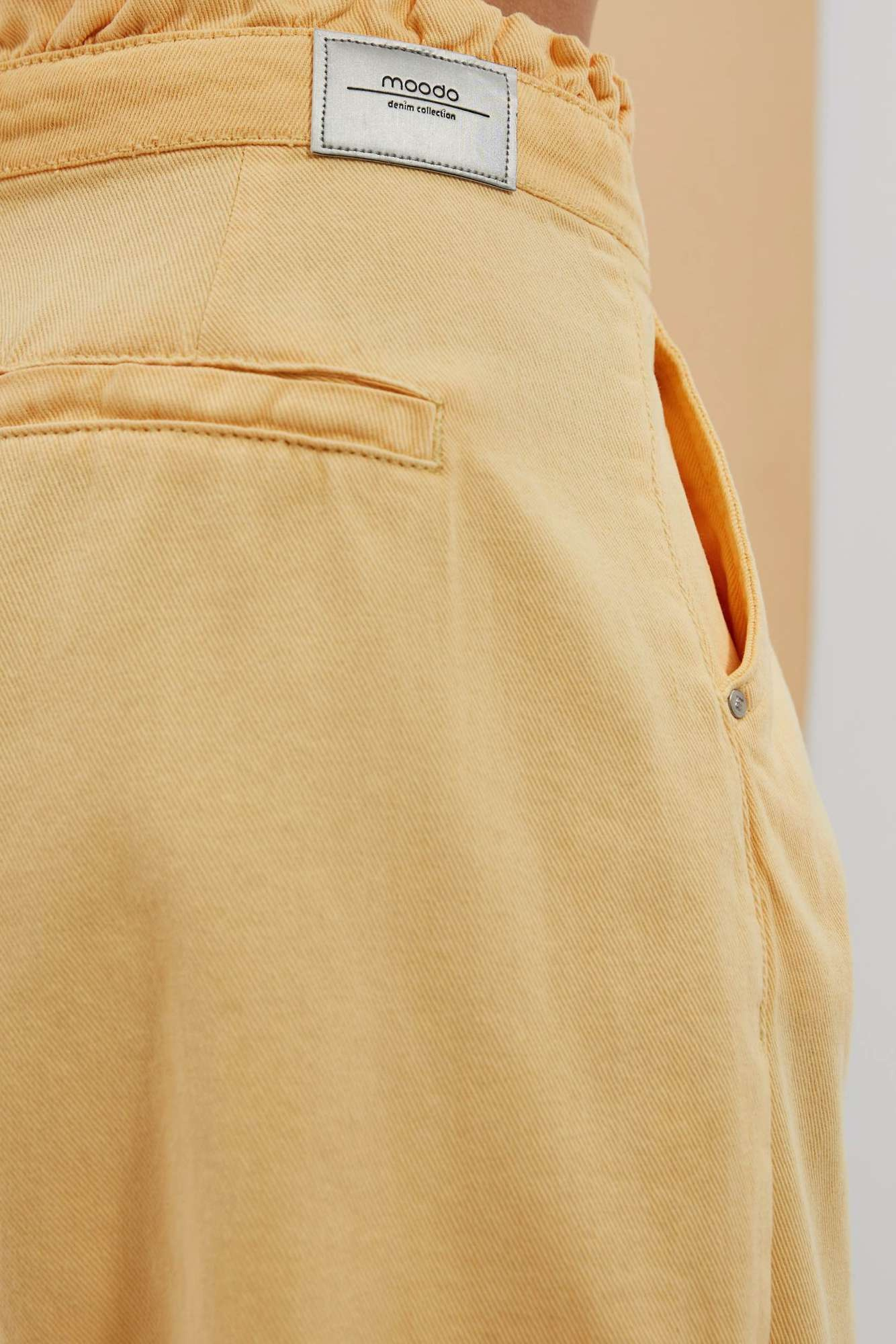 WOMEN&#039;S SHORTS L-SH-4002 VANILLA