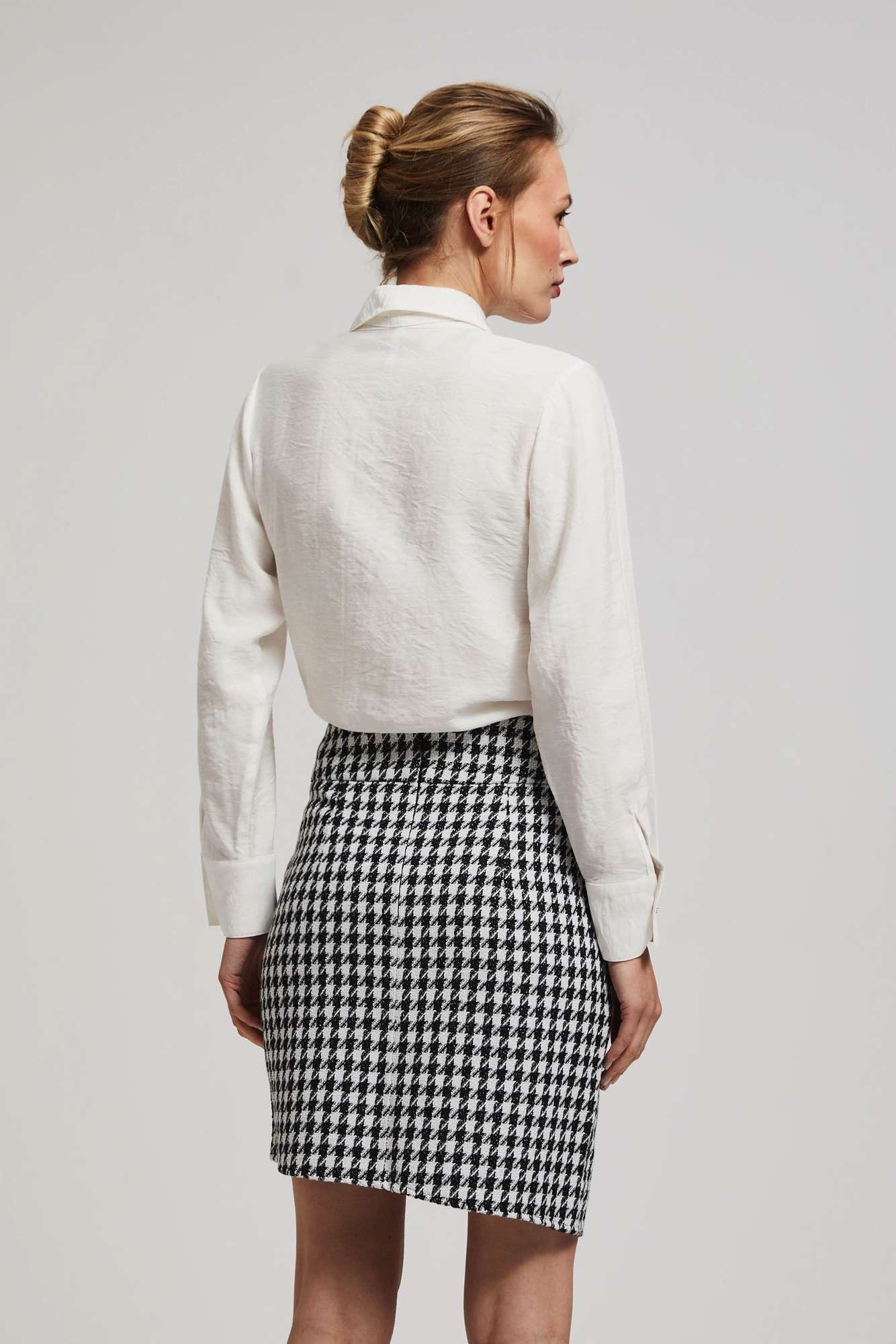 Shirt with a tied neckline