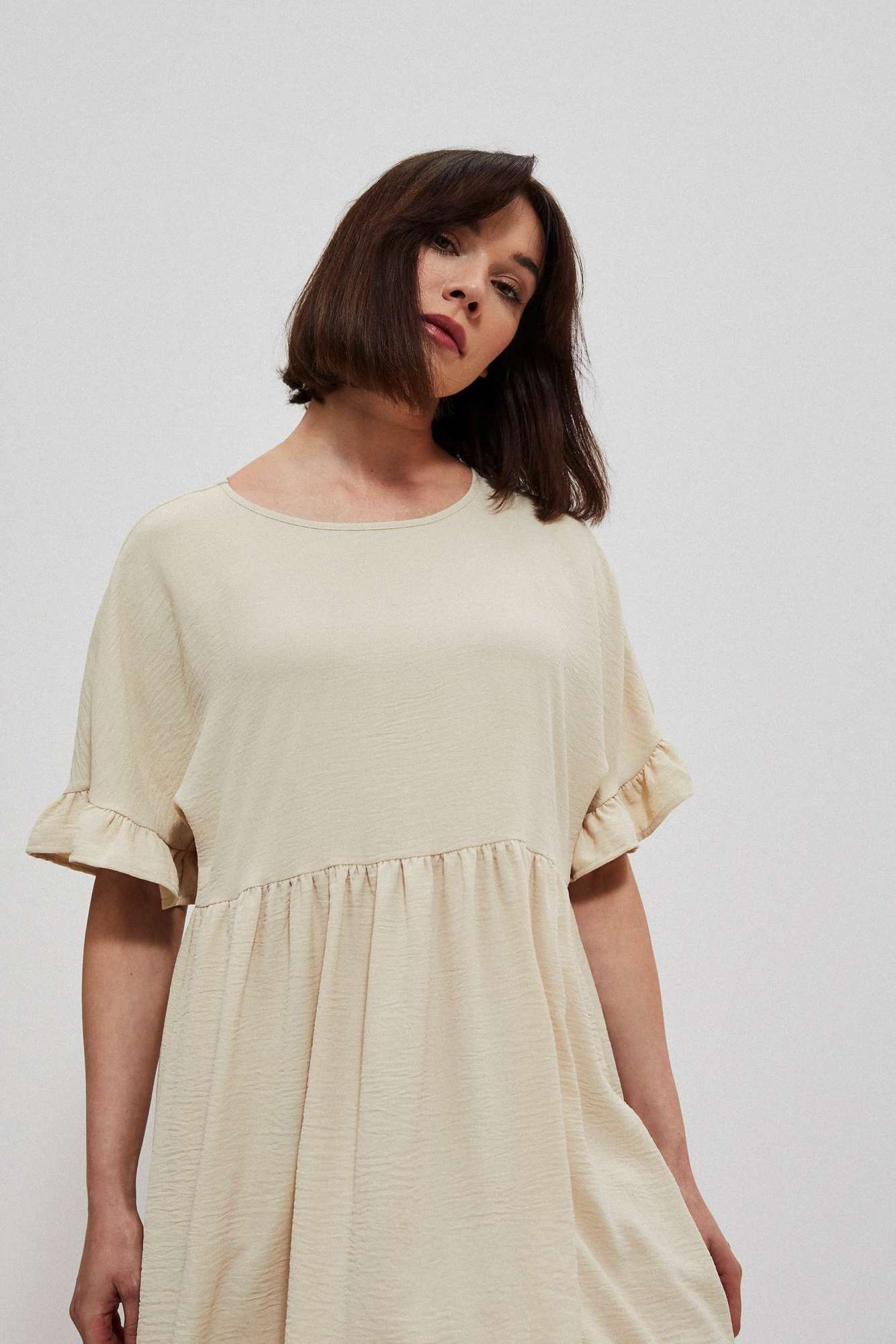 Rochie cu volane pe mâneci