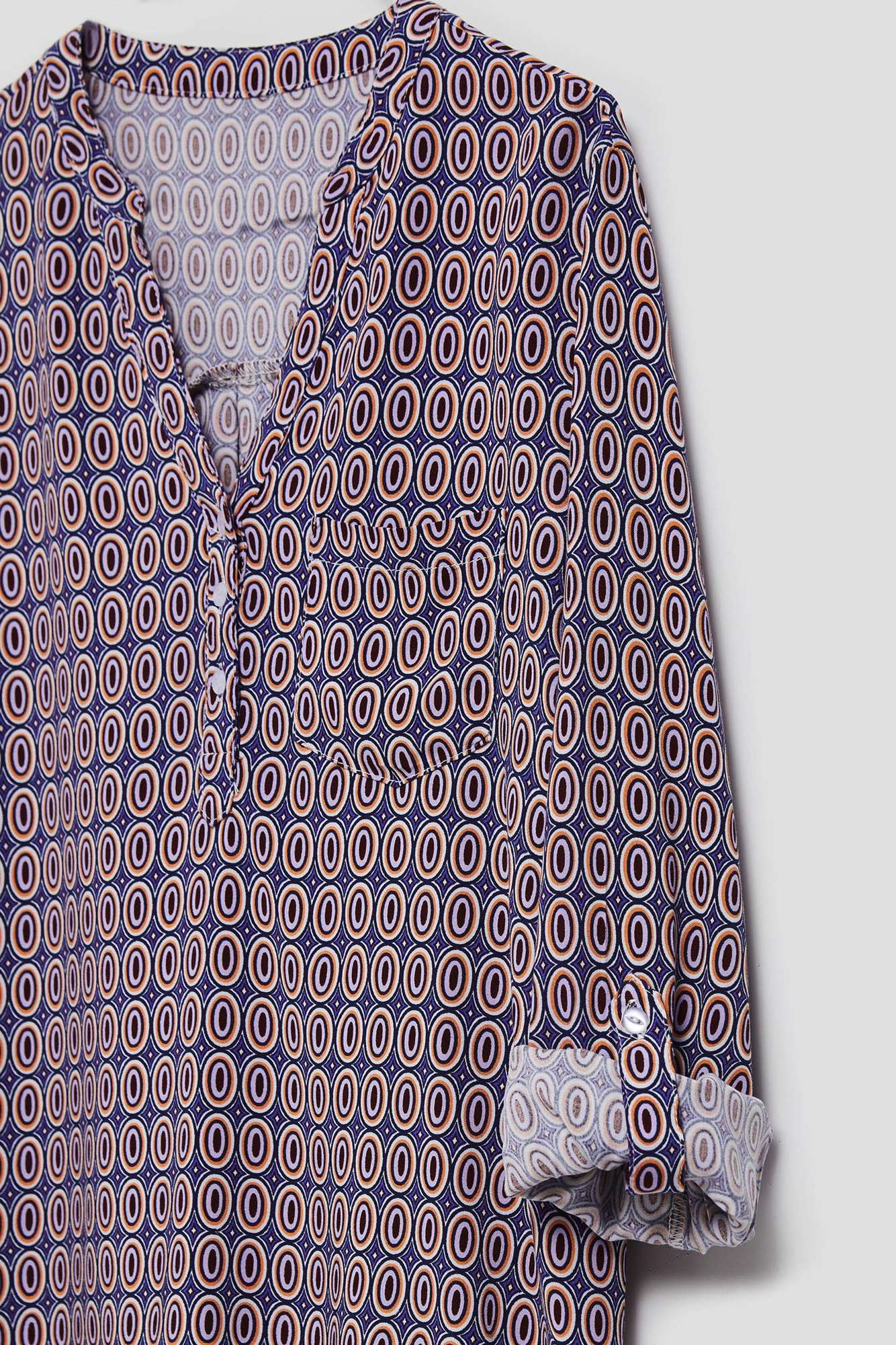 Patterned V-neck shirt