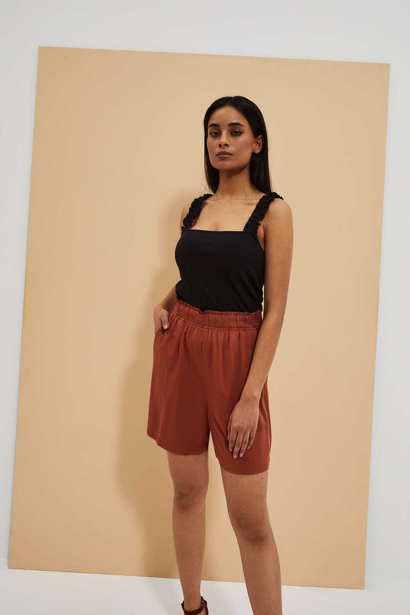 WOMEN&#039;S SHORTS L-SH-4013 BROWN