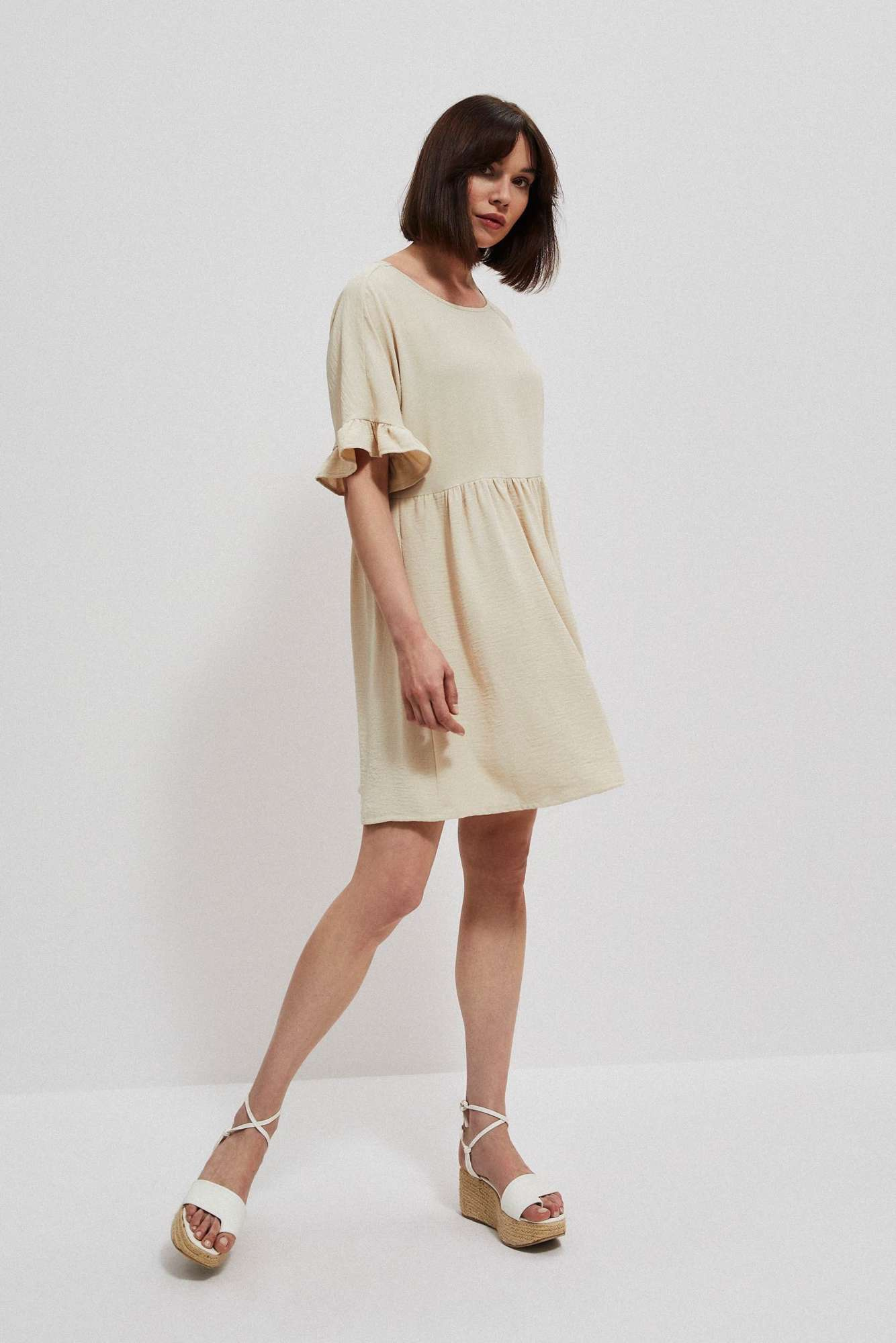 Rochie cu volane pe mâneci