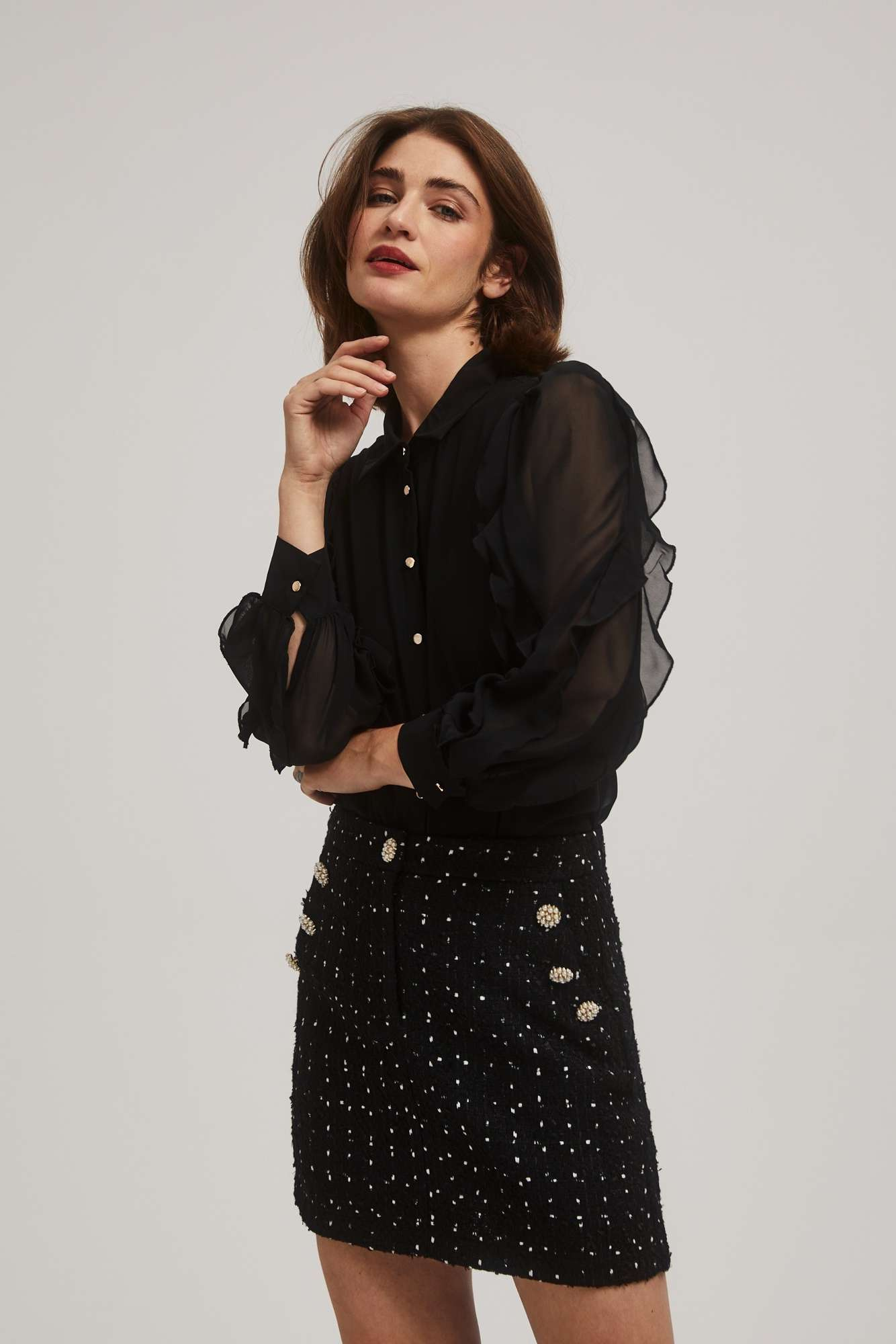 Shirt with frills on the sleeves