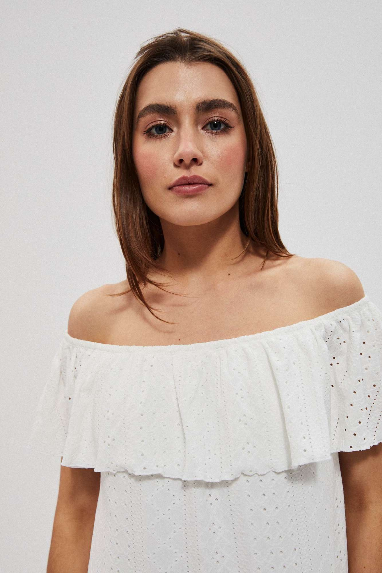 Rochie deschisă cu umerii expuși