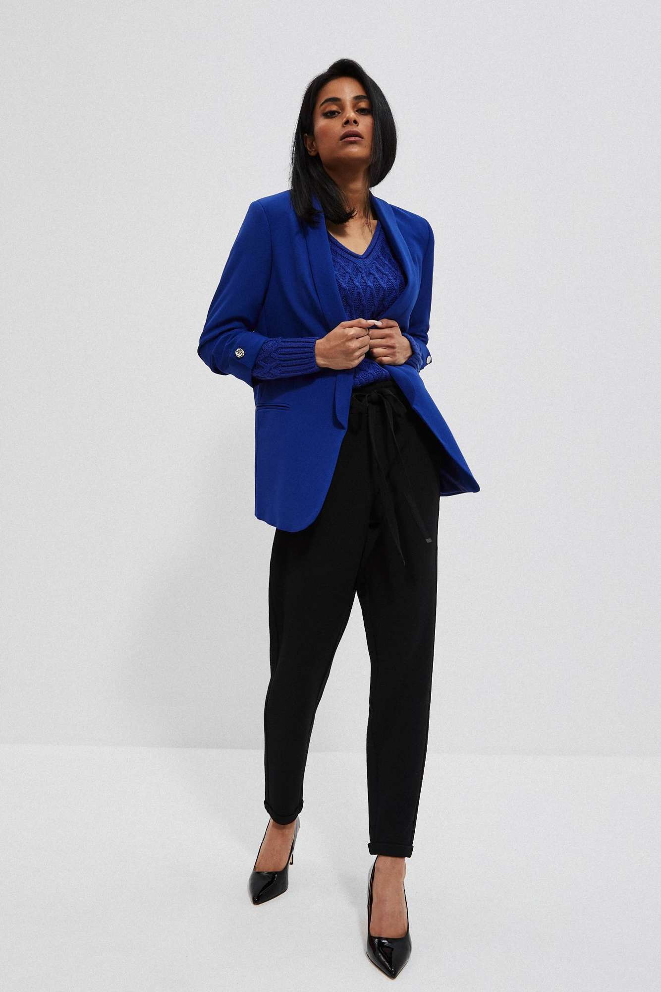 Women&#039;s jacket with ruffle sleeves