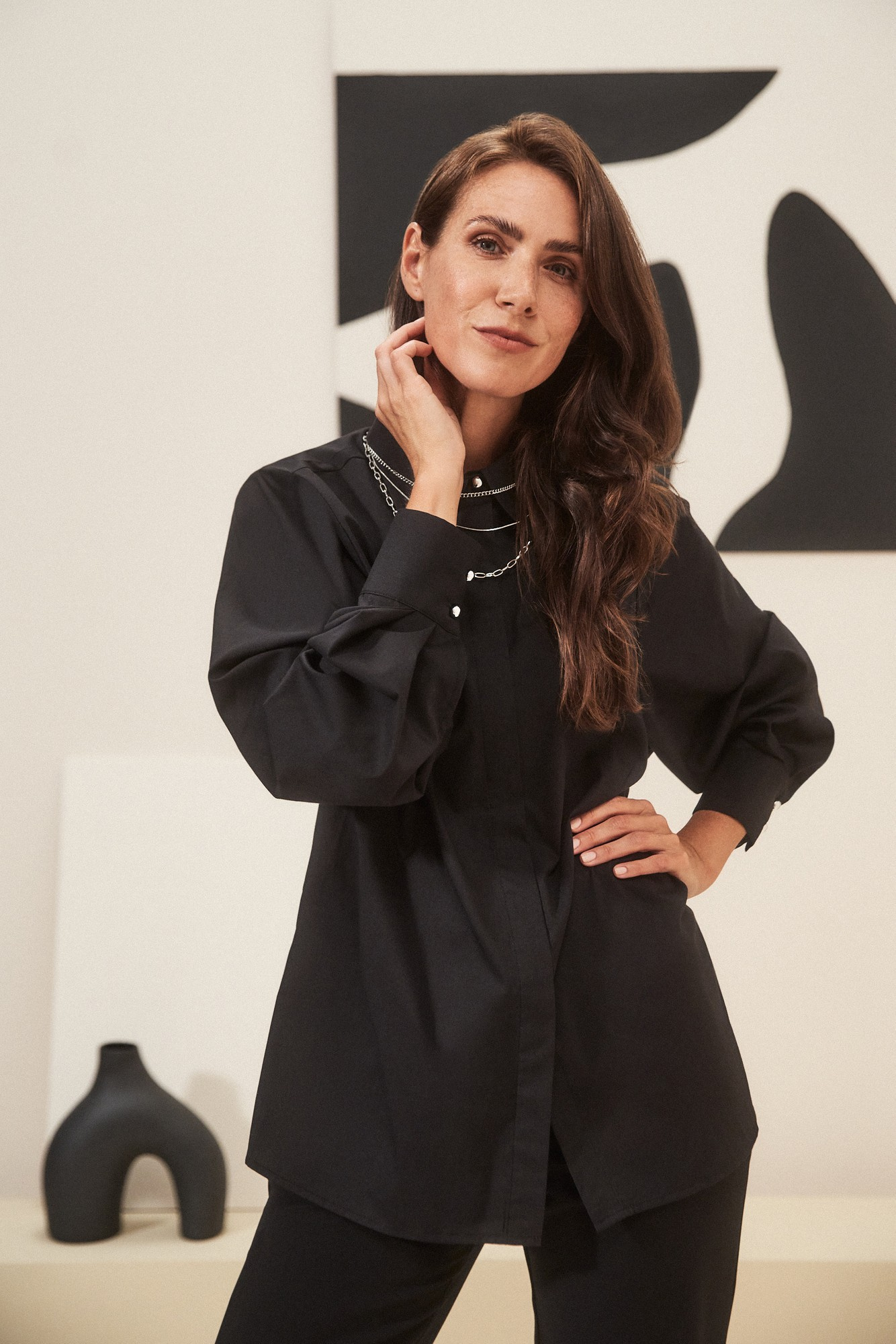 Tailored shirt with puff sleeves