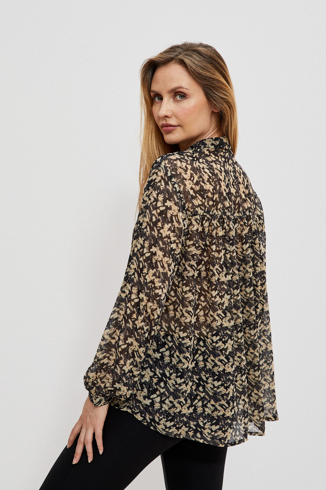 Shirt with delicate print