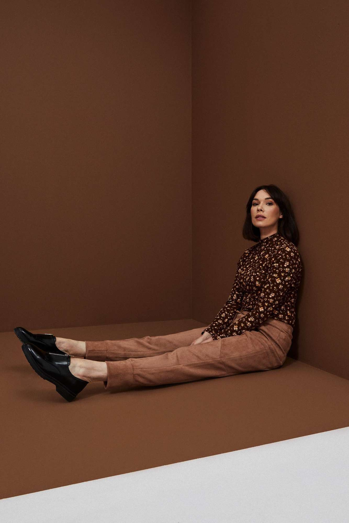 Pantaloni de trening cu buzunare cu fermoar