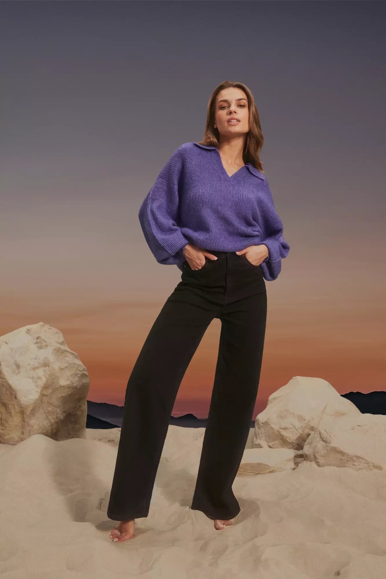 High-waisted jeans